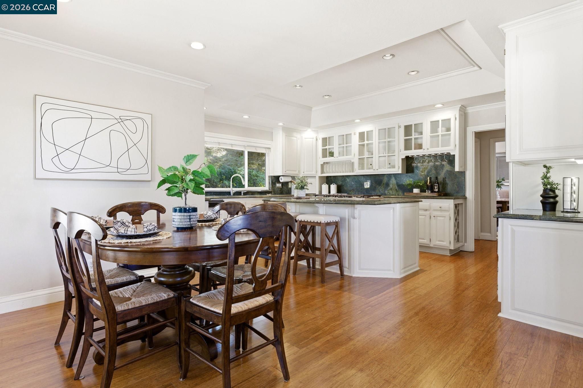 Detail Gallery Image 14 of 50 For 725 Castle Rock Rd, Walnut Creek,  CA 94598 - 5 Beds | 3/1 Baths