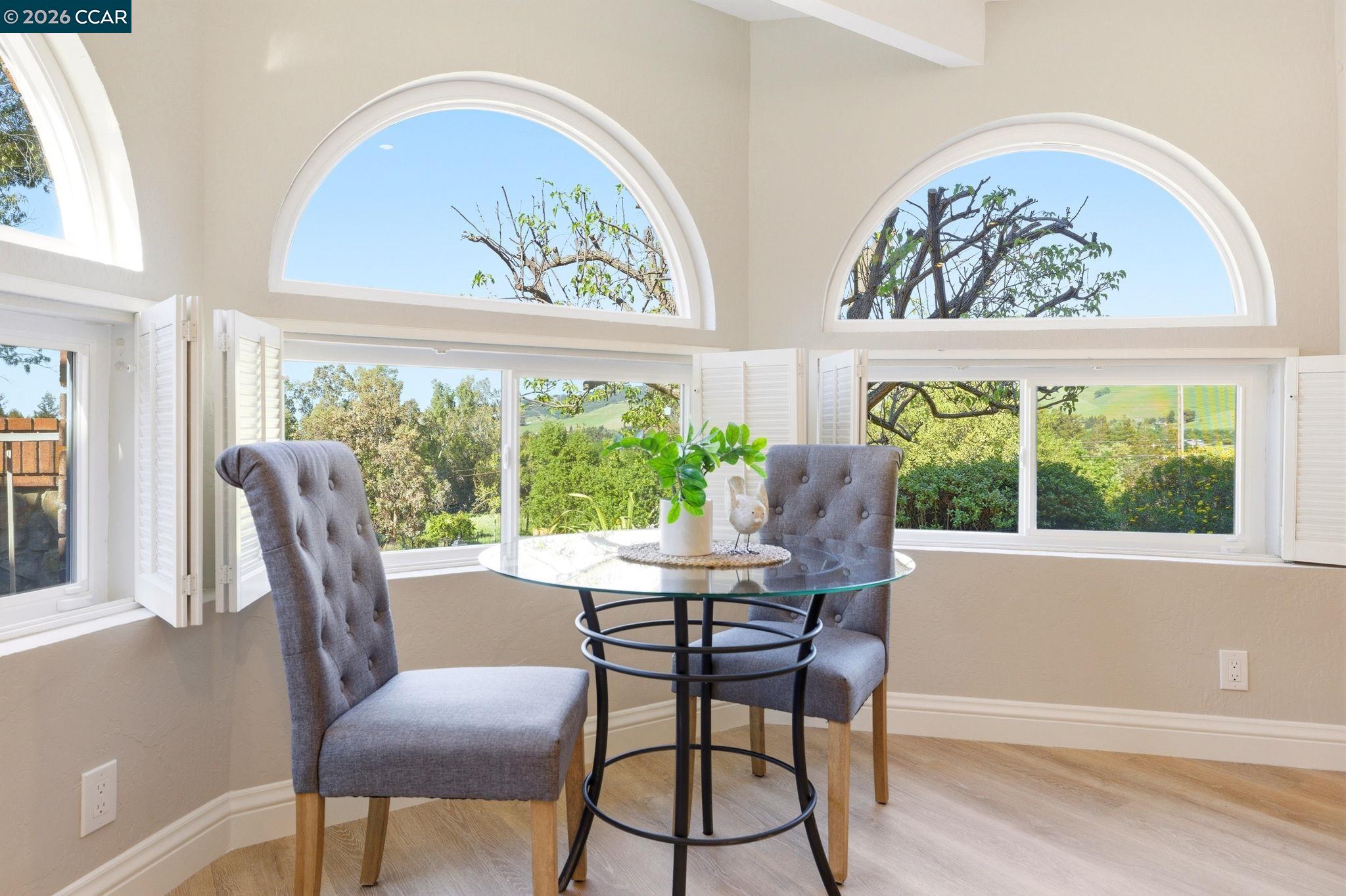 Detail Gallery Image 33 of 50 For 725 Castle Rock Rd, Walnut Creek,  CA 94598 - 5 Beds | 3/1 Baths