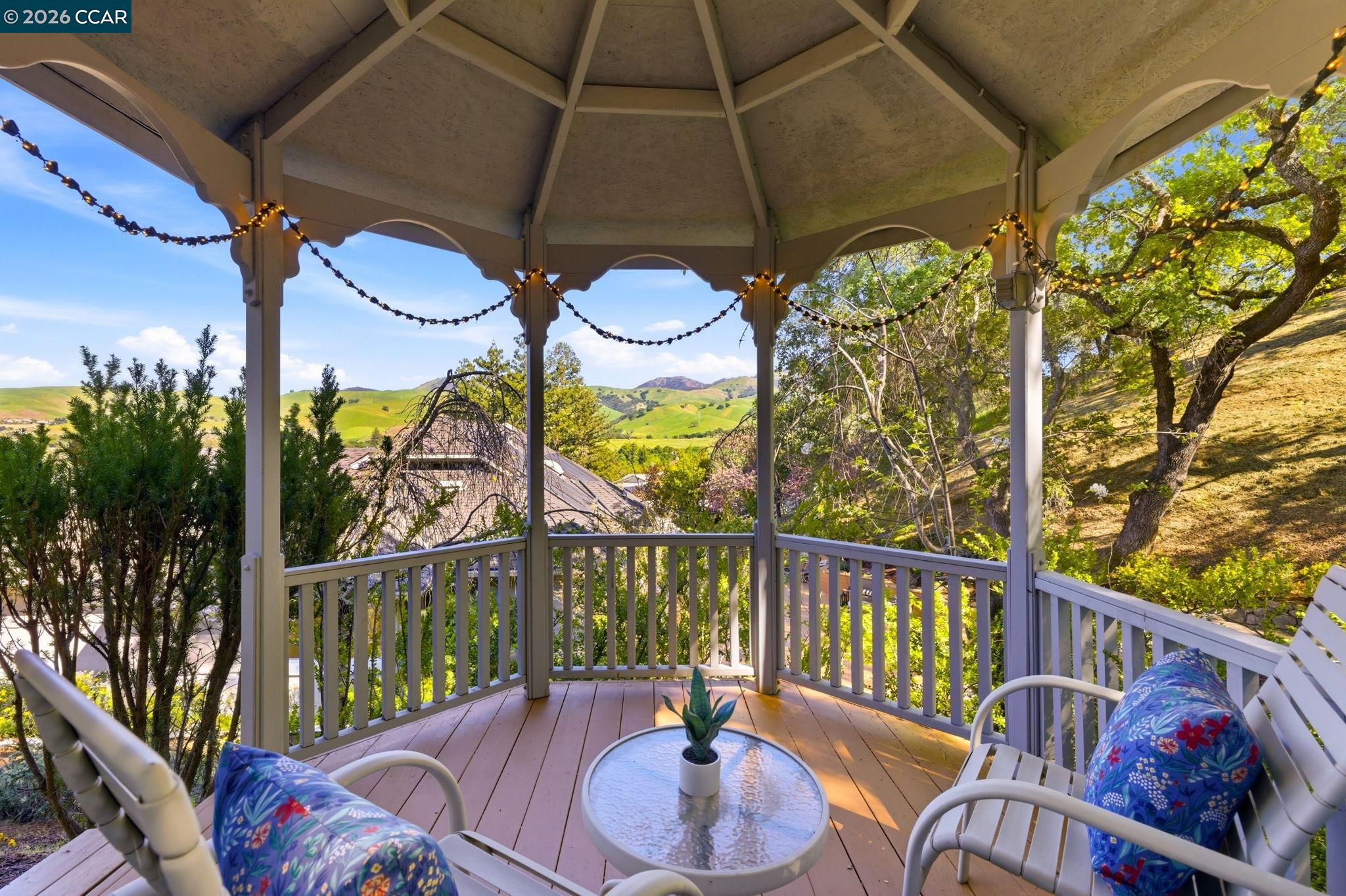 Detail Gallery Image 43 of 50 For 725 Castle Rock Rd, Walnut Creek,  CA 94598 - 5 Beds | 3/1 Baths