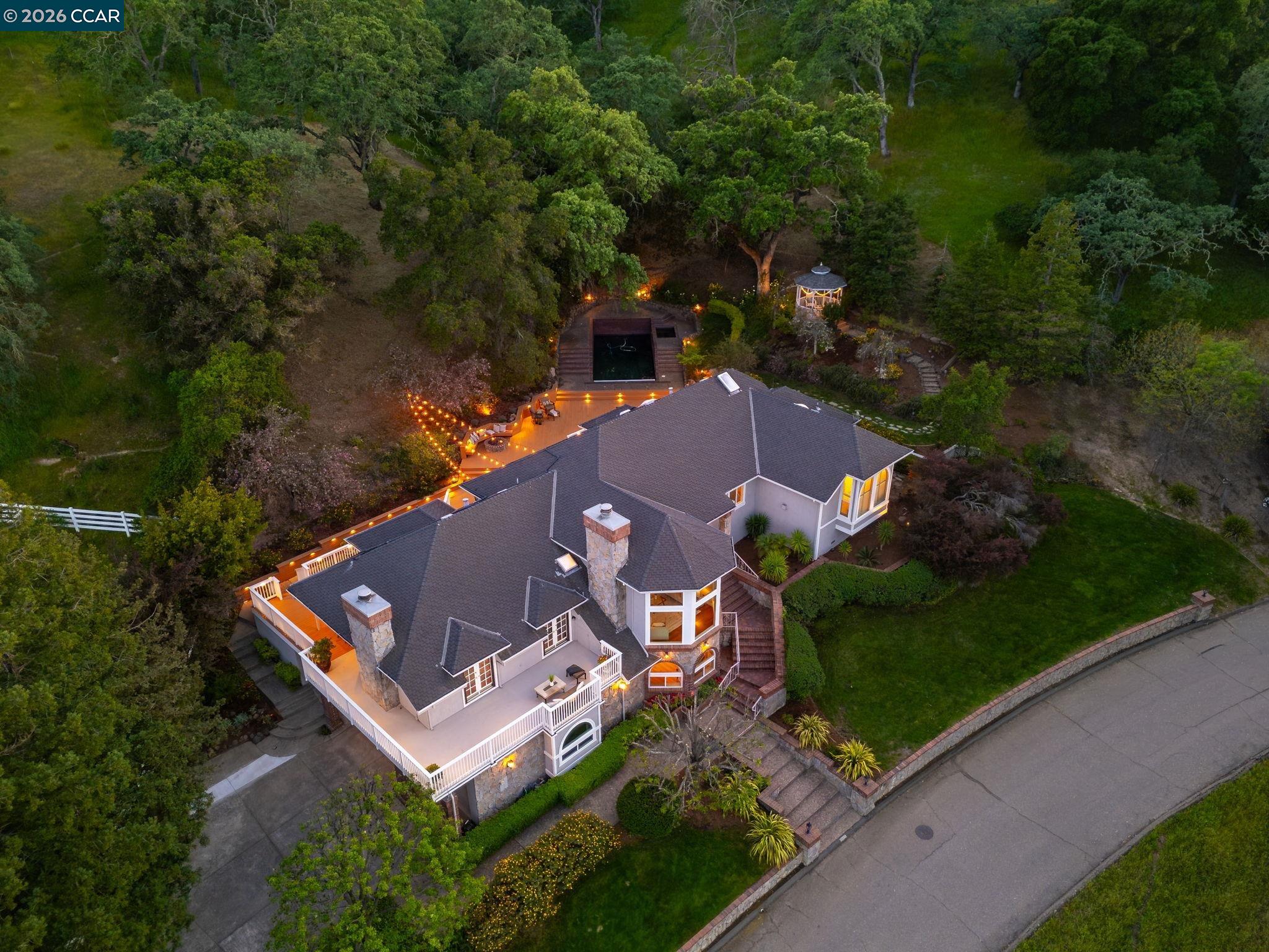 Detail Gallery Image 49 of 50 For 725 Castle Rock Rd, Walnut Creek,  CA 94598 - 5 Beds | 3/1 Baths