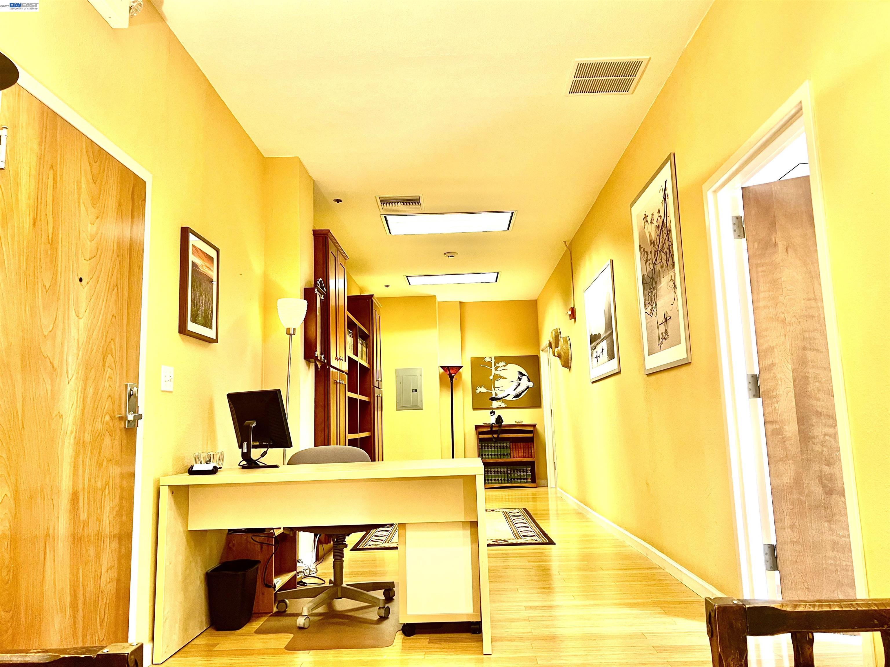 Detail Gallery Image 5 of 12 For , Oakland,  CA 94607 - – Beds | – Baths