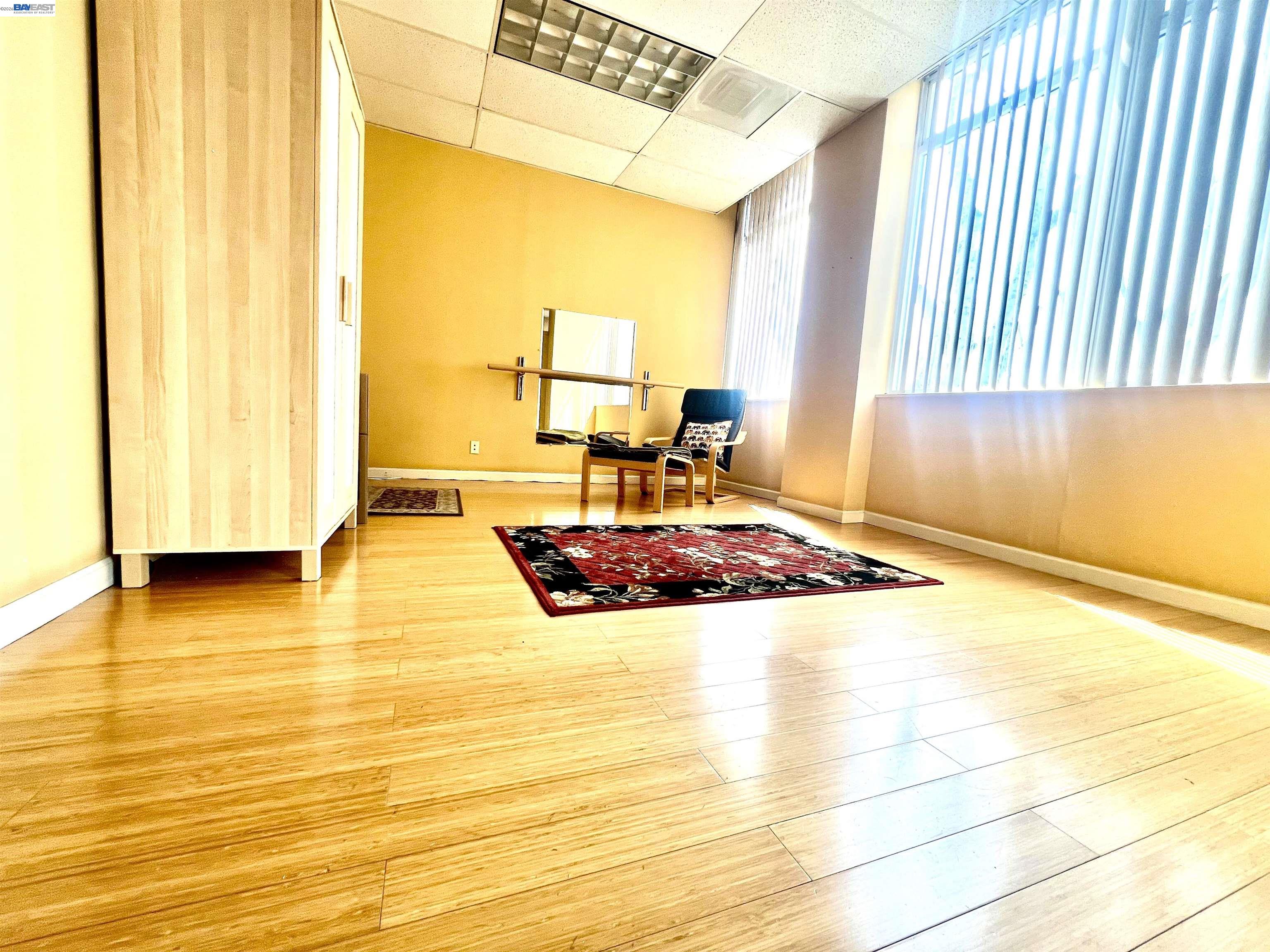 Detail Gallery Image 8 of 12 For , Oakland,  CA 94607 - – Beds | – Baths