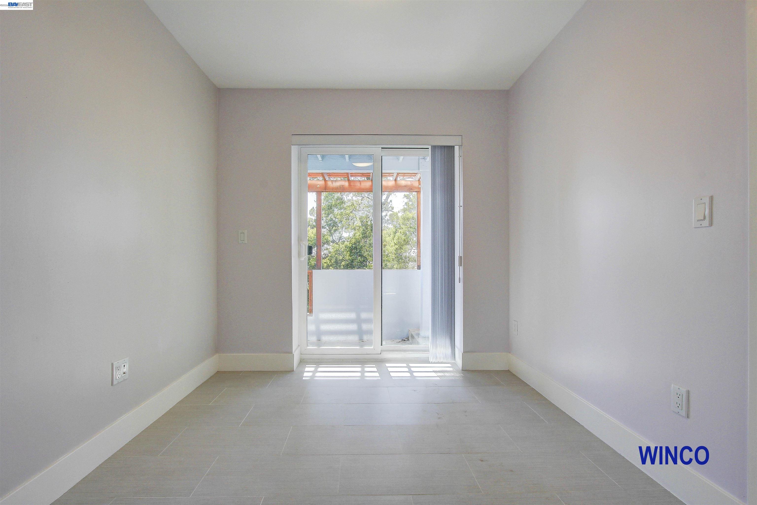 Detail Gallery Image 11 of 28 For 263 Ralston Street, San Francisco,  CA 94132 - 7 Beds | 3 Baths