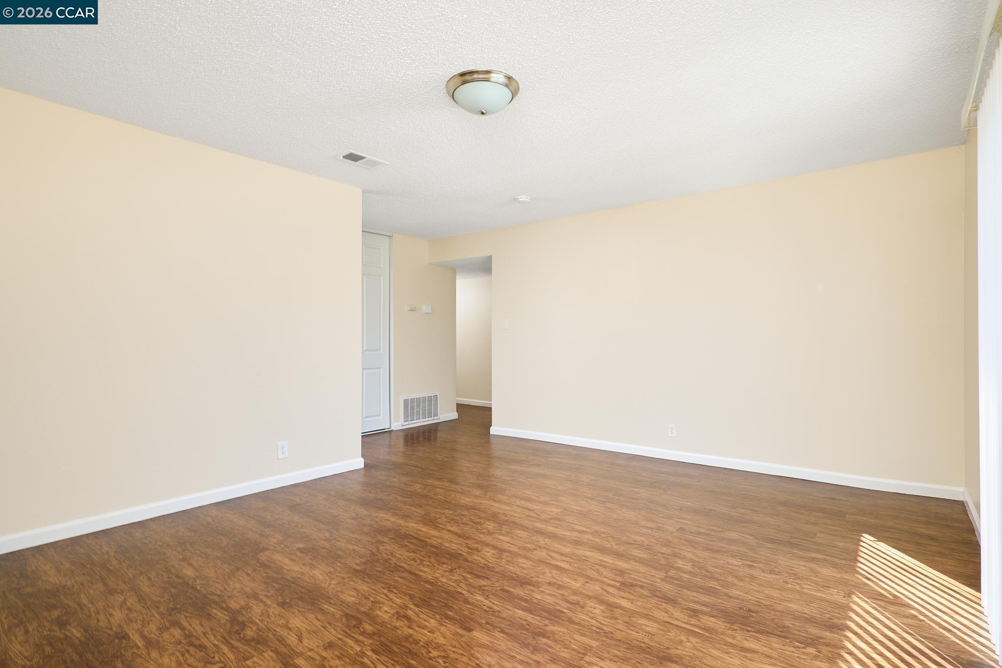 Detail Gallery Image 5 of 22 For 137 Hastings Ave, Vallejo,  CA 94589 - 4 Beds | 2 Baths