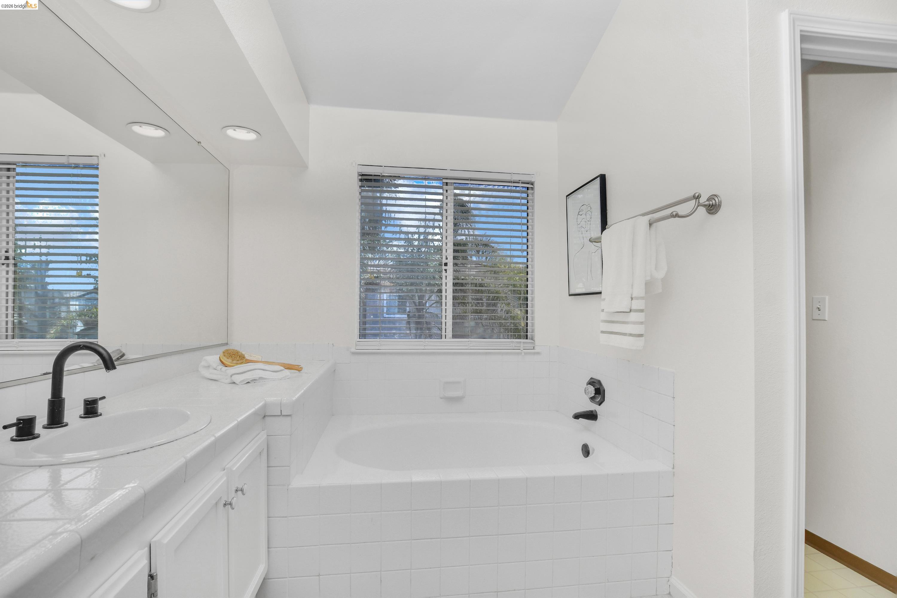 Detail Gallery Image 27 of 39 For 2459 Del Mar Ct, Discovery Bay,  CA 94505 - 3 Beds | 2/1 Baths