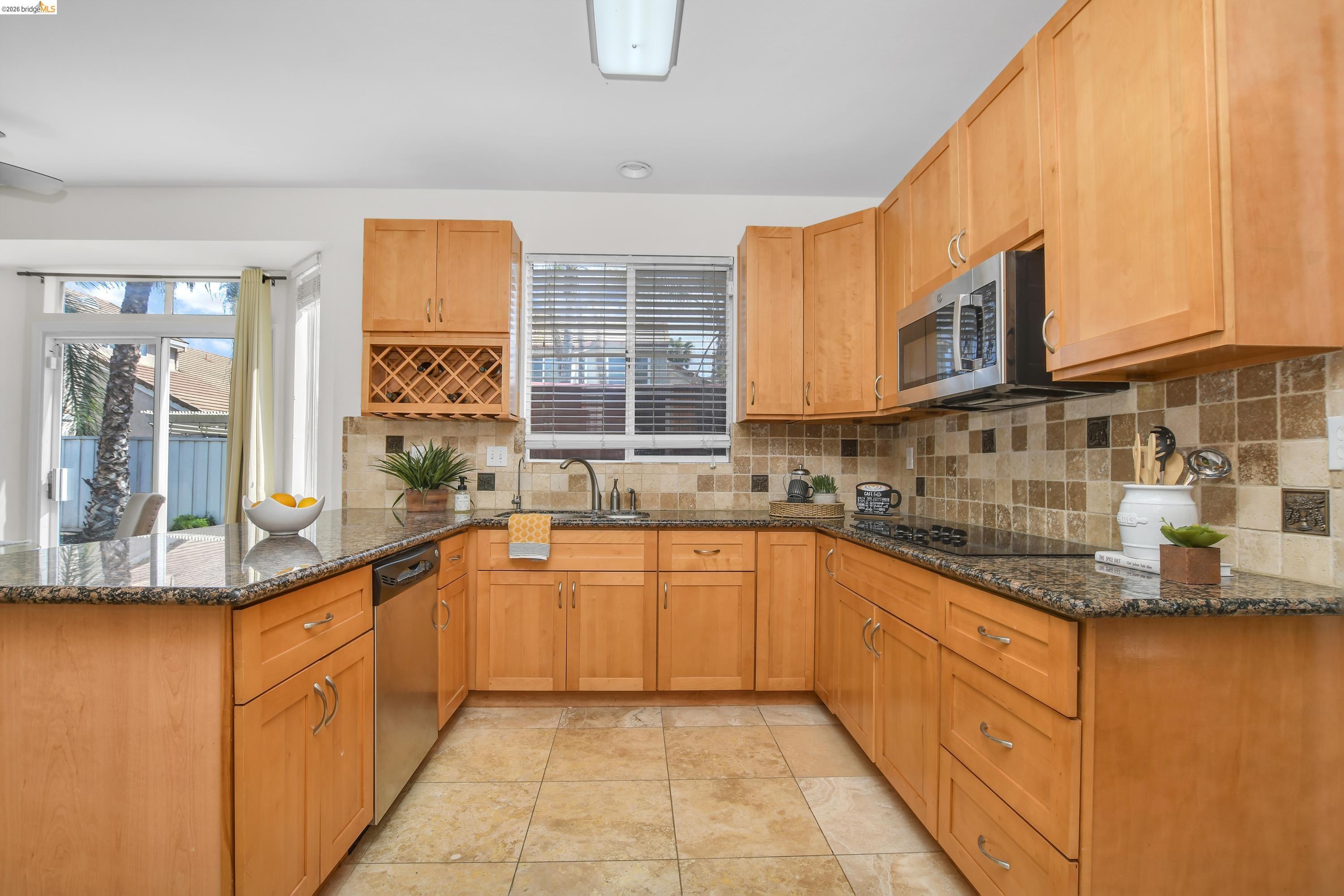 Detail Gallery Image 7 of 39 For 2459 Del Mar Ct, Discovery Bay,  CA 94505 - 3 Beds | 2/1 Baths
