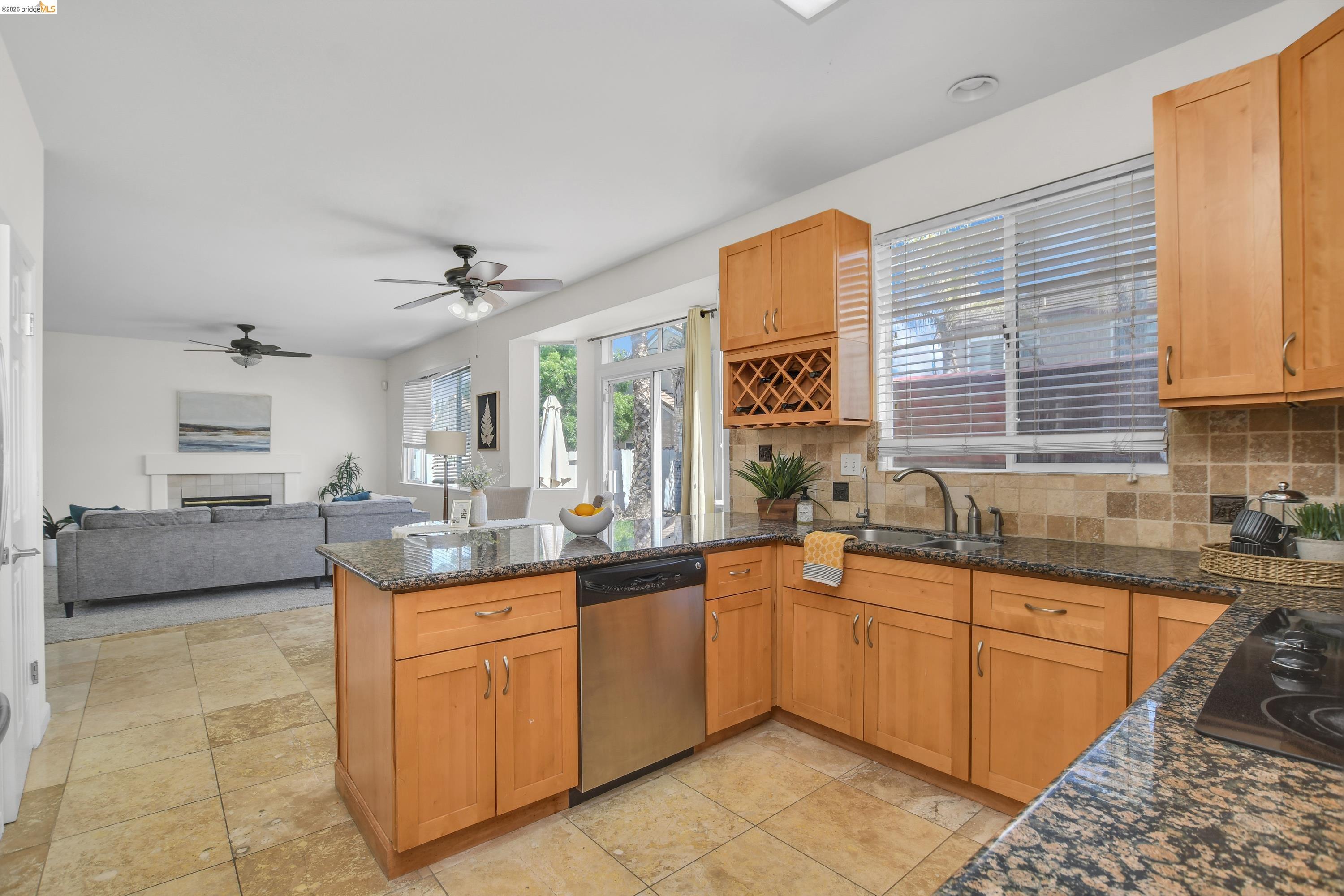 Detail Gallery Image 9 of 39 For 2459 Del Mar Ct, Discovery Bay,  CA 94505 - 3 Beds | 2/1 Baths