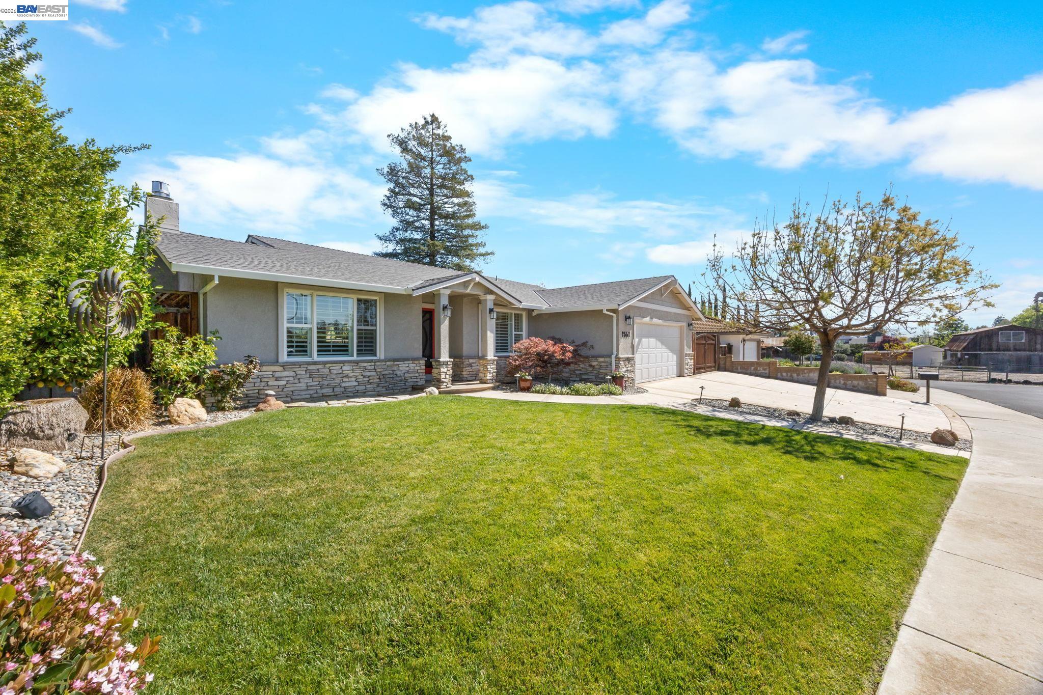 Detail Gallery Image 2 of 34 For 2557 Harewood Dr, Livermore,  CA 94551 - 3 Beds | 2 Baths