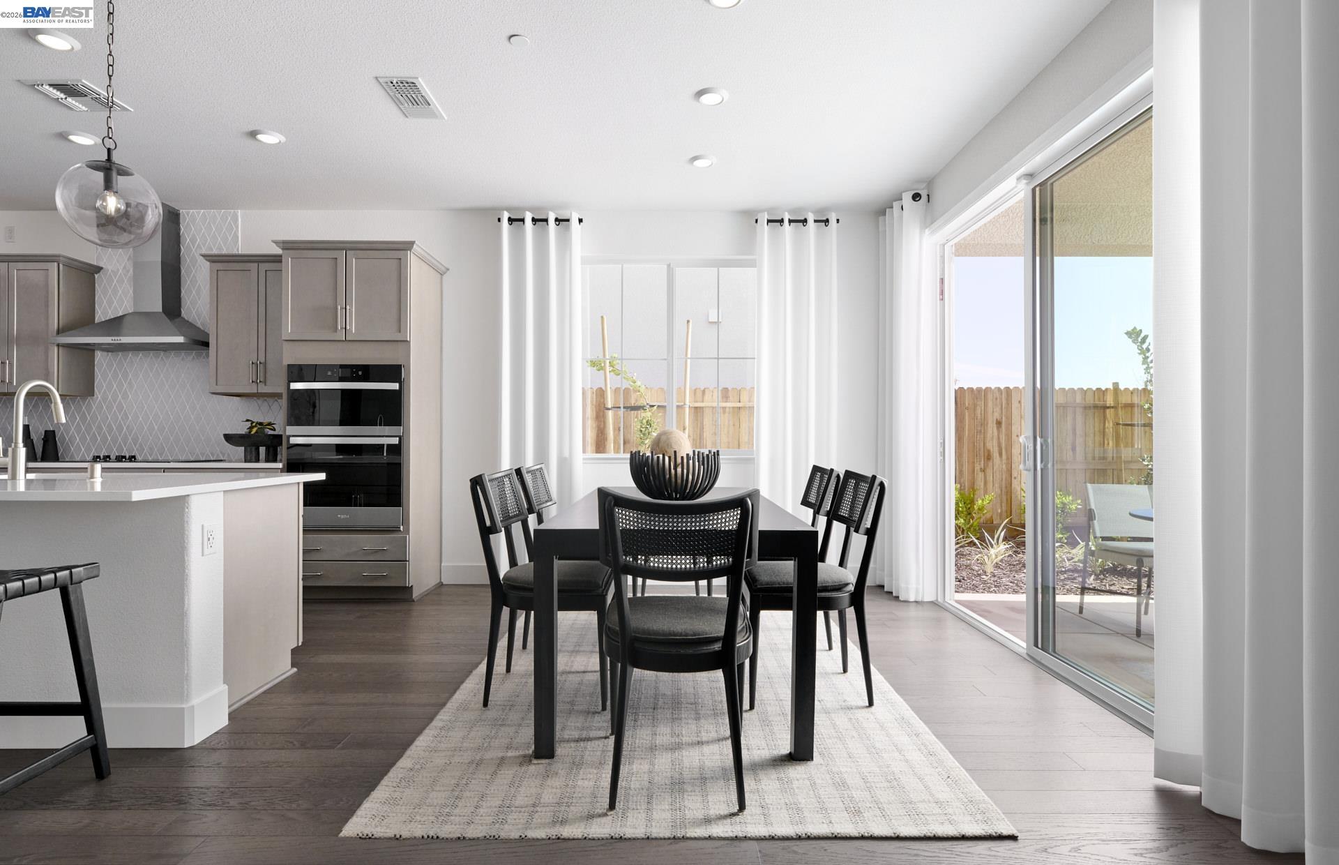 Detail Gallery Image 4 of 14 For Ascot Lane, Manteca,  CA 95337 - 4 Beds | 3 Baths