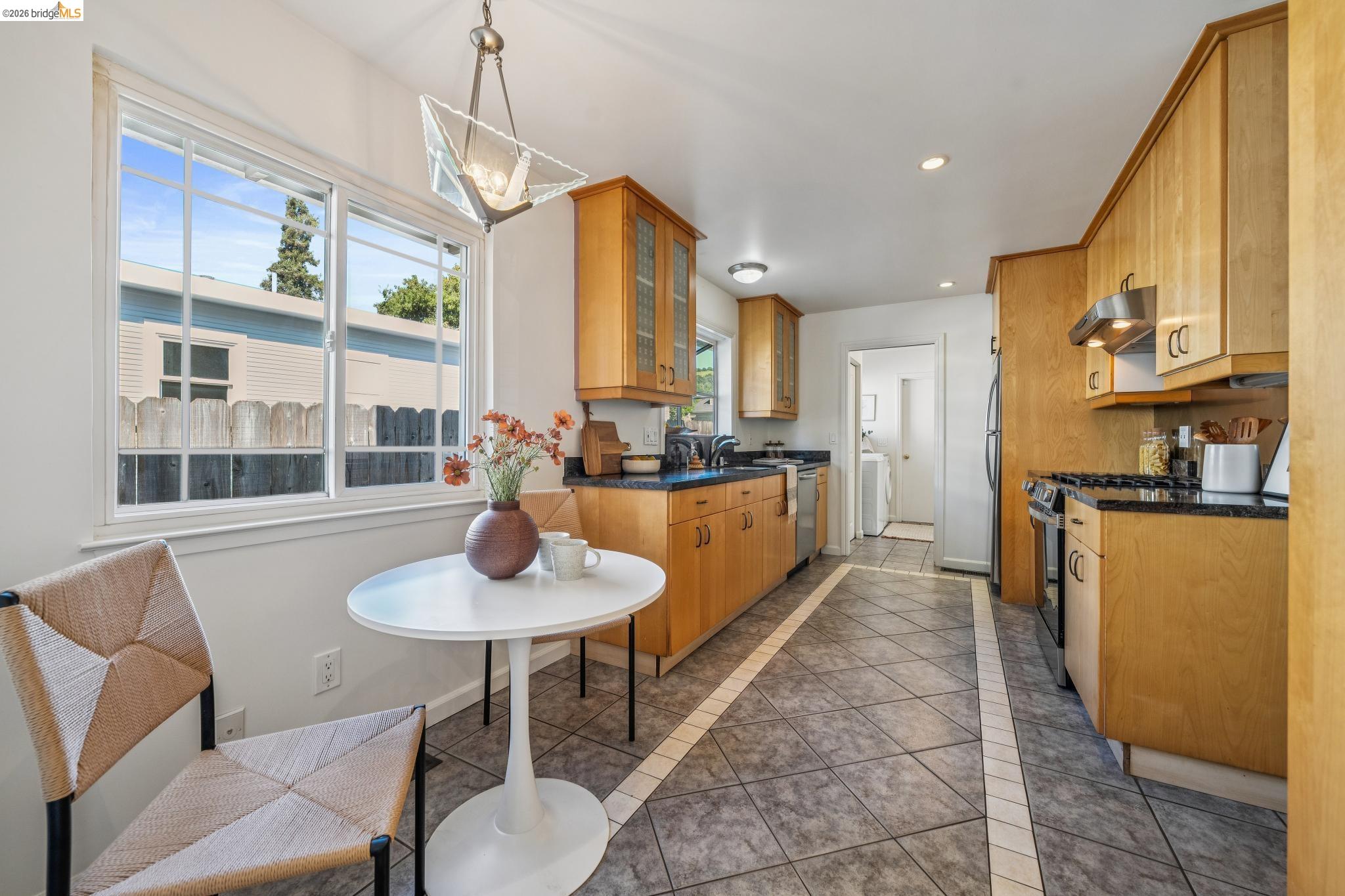 Detail Gallery Image 16 of 59 For 482 Lewis Ave, San Leandro,  CA 94577 - 3 Beds | 2 Baths