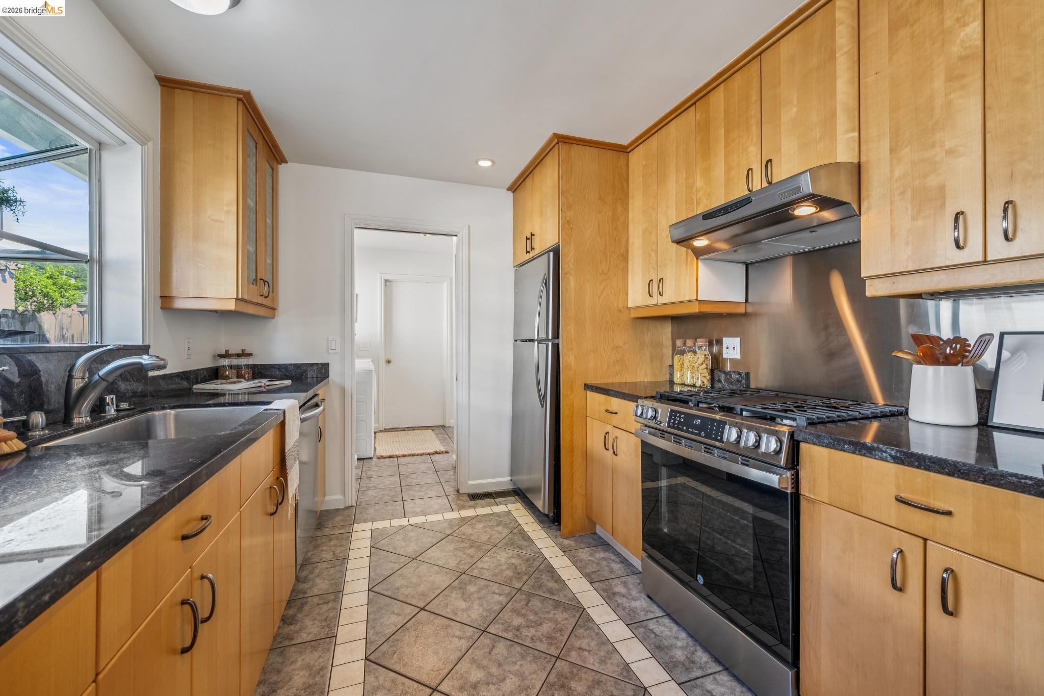 Detail Gallery Image 22 of 59 For 482 Lewis Ave, San Leandro,  CA 94577 - 3 Beds | 2 Baths