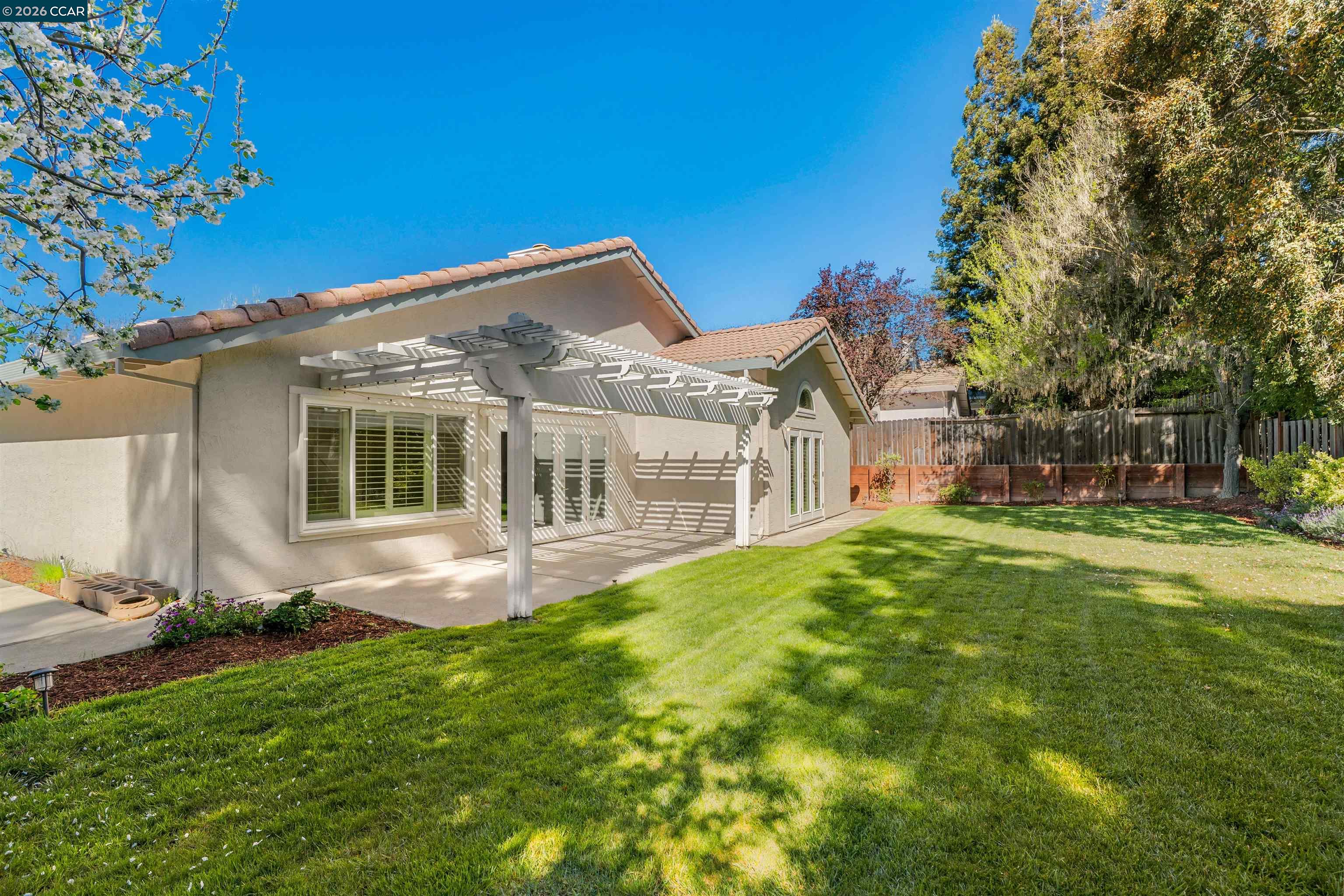 Detail Gallery Image 13 of 57 For 313 Deepcreek Ct, Danville,  CA 94506 - 4 Beds | 2 Baths