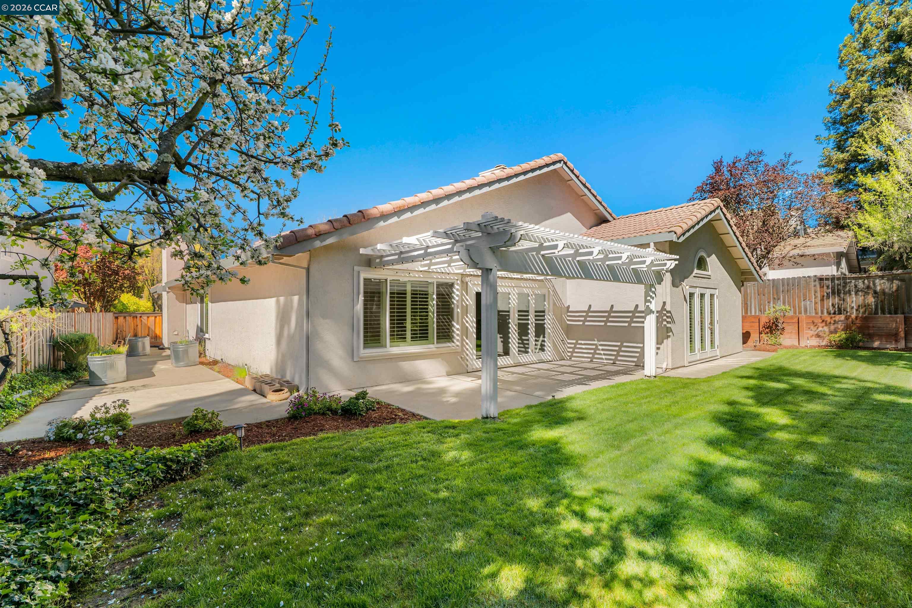 Detail Gallery Image 14 of 57 For 313 Deepcreek Ct, Danville,  CA 94506 - 4 Beds | 2 Baths