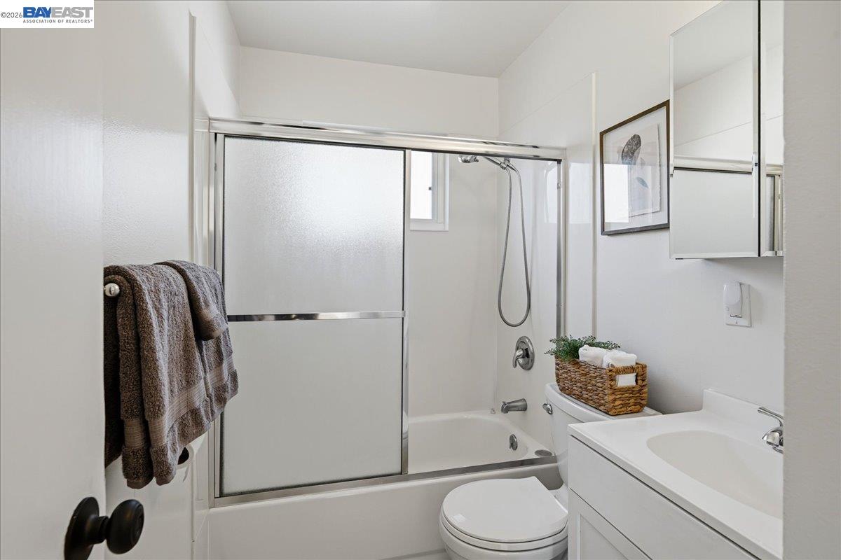 Detail Gallery Image 16 of 32 For 3719 Mission View Dr, Fremont,  CA 94538 - 3 Beds | 1 Baths