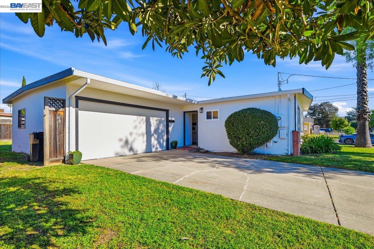 Detail Gallery Image 3 of 32 For 3719 Mission View Dr, Fremont,  CA 94538 - 3 Beds | 1 Baths