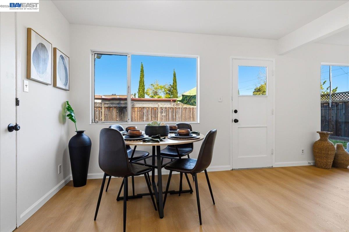 Detail Gallery Image 6 of 32 For 3719 Mission View Dr, Fremont,  CA 94538 - 3 Beds | 1 Baths