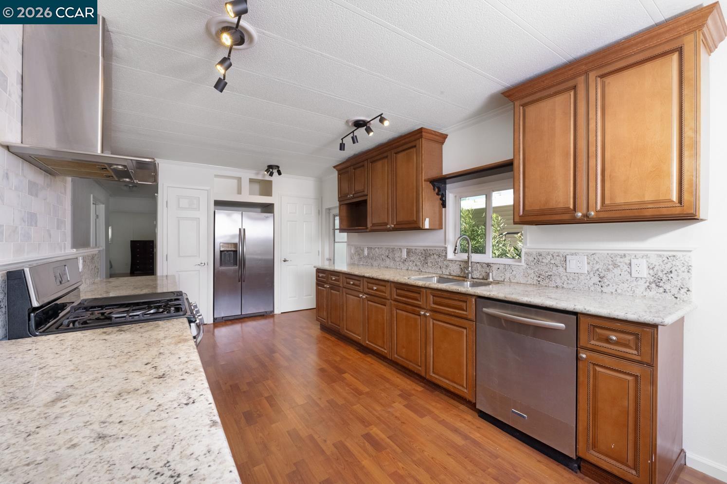 Detail Gallery Image 6 of 45 For 2159 Dalis Drive #106,  Concord,  CA 94520 - 3 Beds | 2 Baths