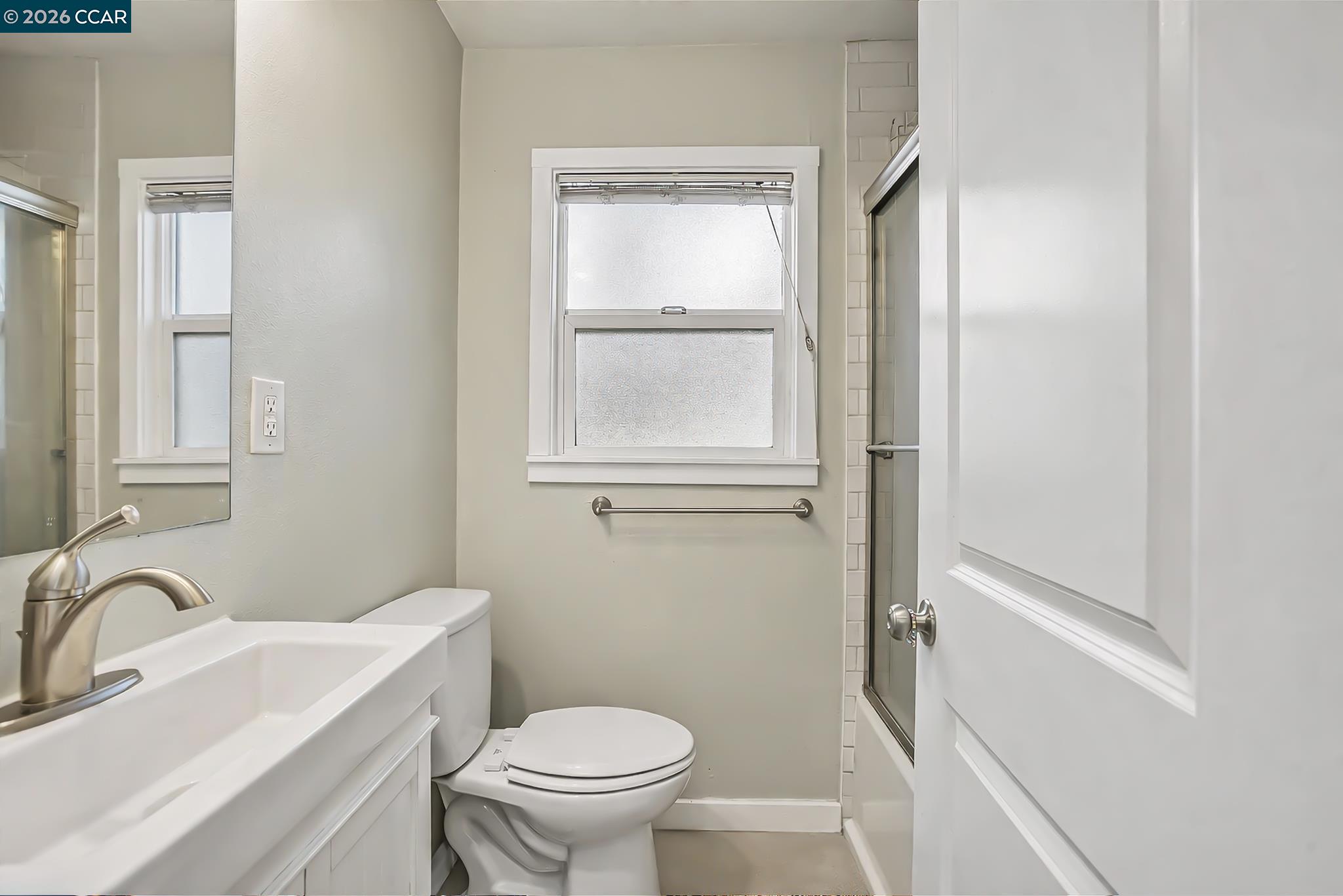 Detail Gallery Image 18 of 27 For 1480 77th Ave, Oakland,  CA 94621 - 3 Beds | 2 Baths