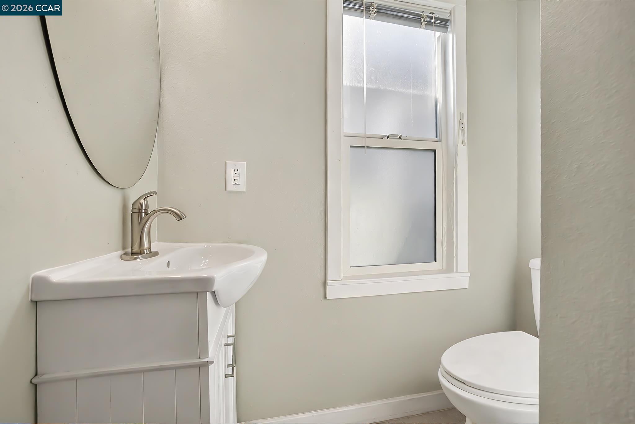 Detail Gallery Image 23 of 27 For 1480 77th Ave, Oakland,  CA 94621 - 3 Beds | 2 Baths