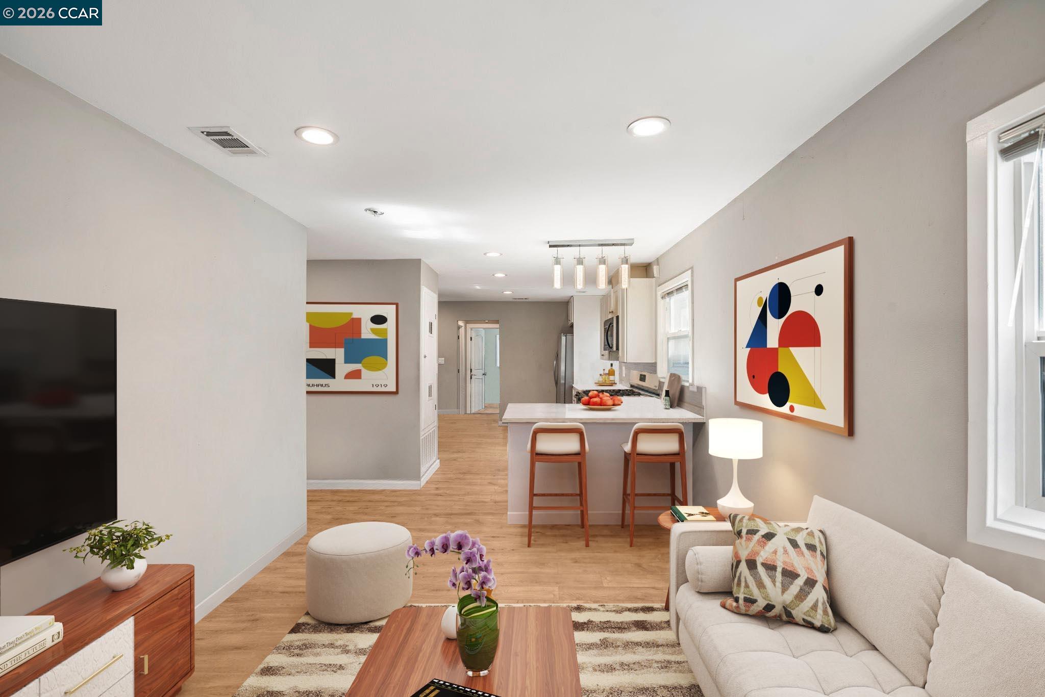 Detail Gallery Image 8 of 27 For 1480 77th Ave, Oakland,  CA 94621 - 3 Beds | 2 Baths