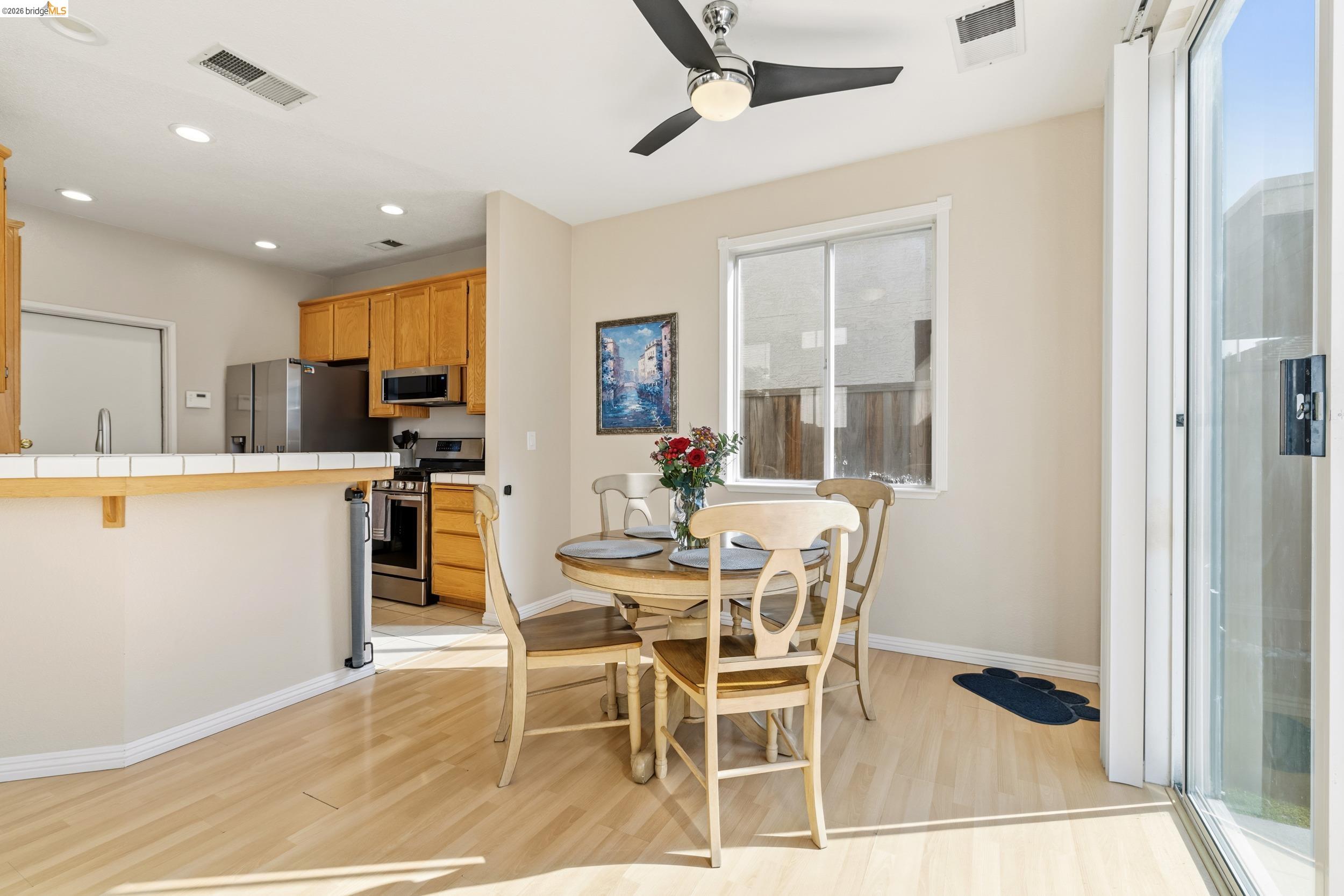 Detail Gallery Image 11 of 43 For 4916 Willowbrook Way, Antioch,  CA 94531 - 3 Beds | 2/1 Baths