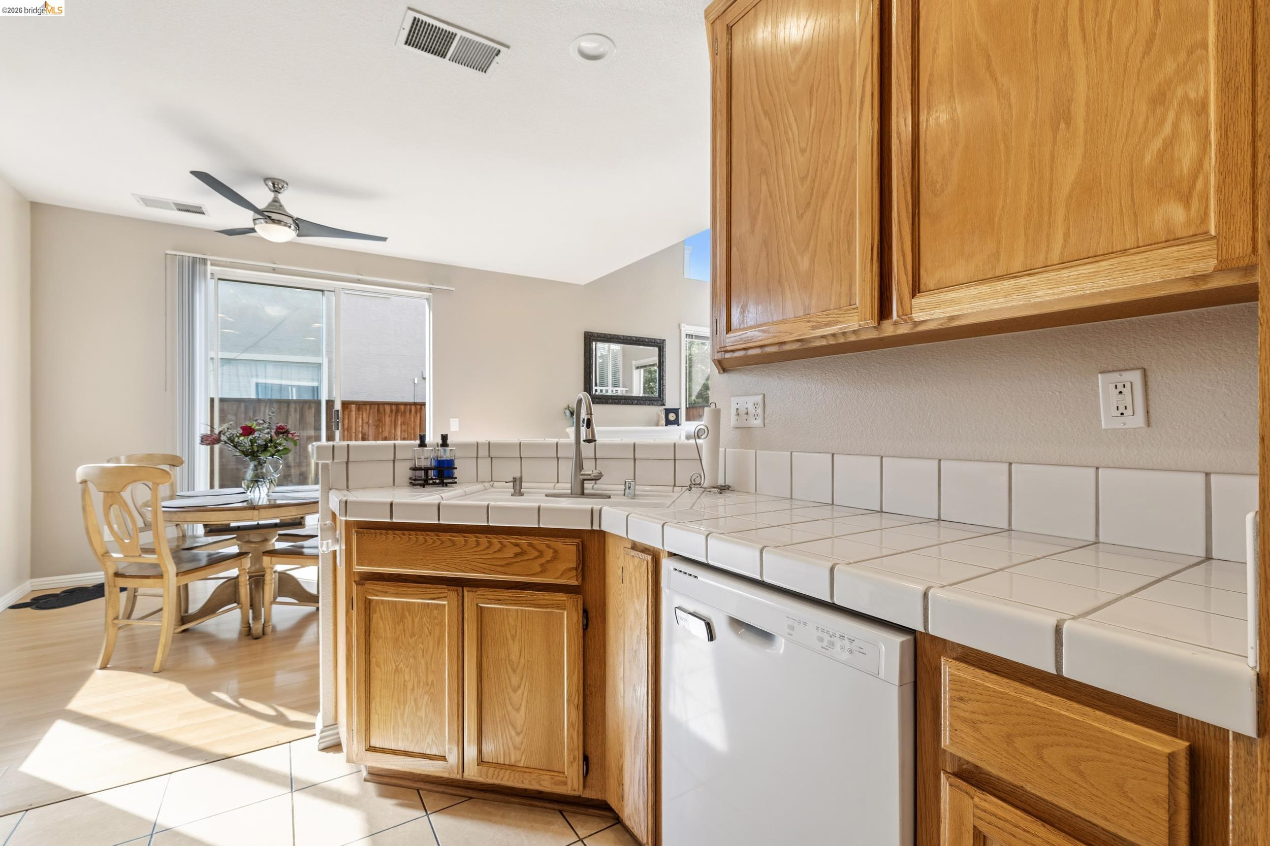 Detail Gallery Image 14 of 43 For 4916 Willowbrook Way, Antioch,  CA 94531 - 3 Beds | 2/1 Baths