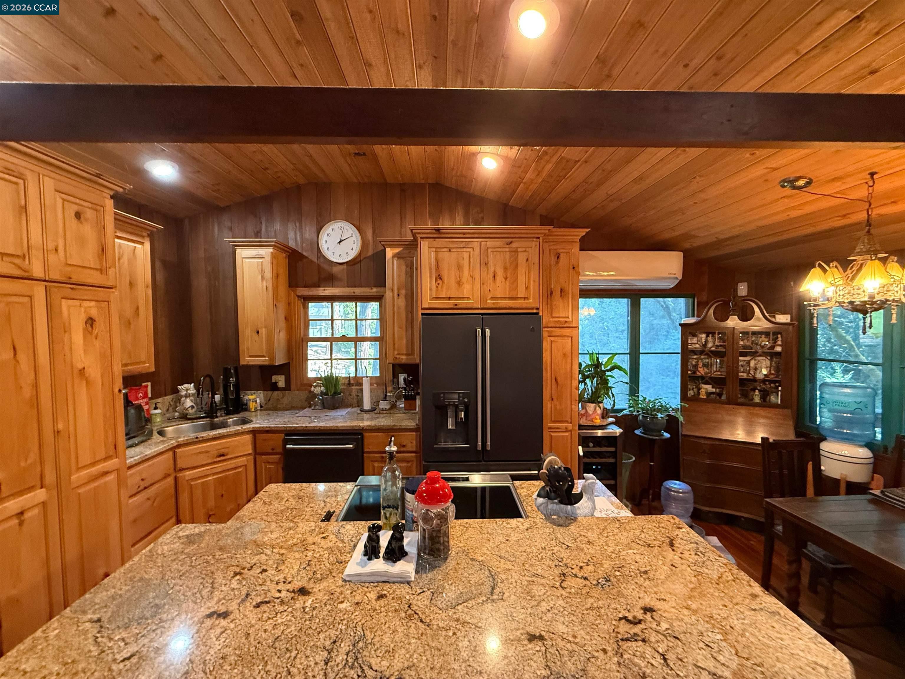 Detail Gallery Image 4 of 28 For 5680 Dry Creek Rd, Napa,  CA 94558 - 2 Beds | 1 Baths