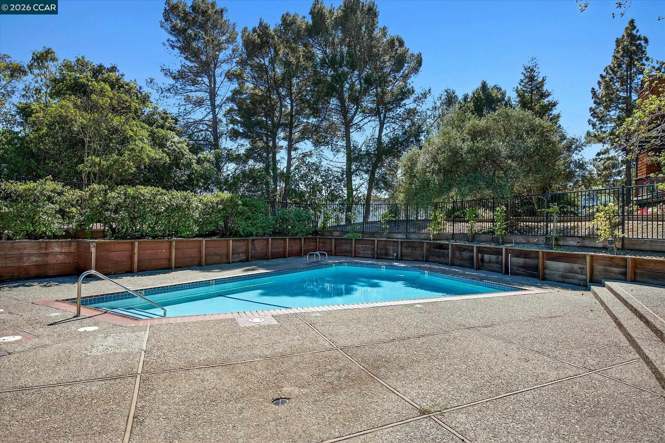 Detail Gallery Image 27 of 36 For 242 the Knoll, Orinda,  CA 94563 - 2 Beds | 2 Baths