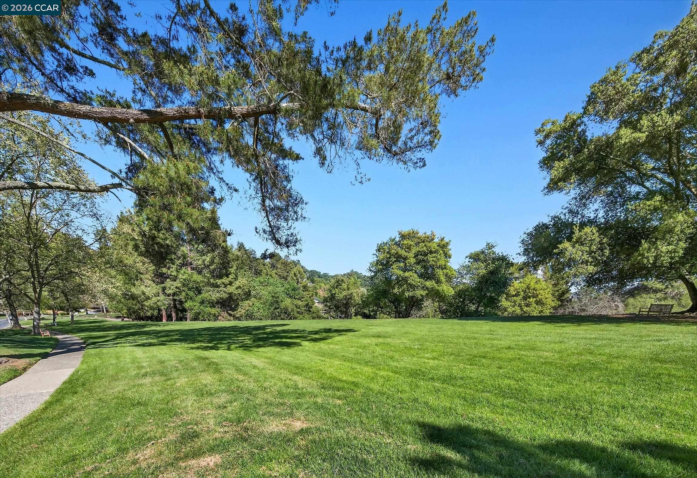 Detail Gallery Image 34 of 36 For 242 the Knoll, Orinda,  CA 94563 - 2 Beds | 2 Baths