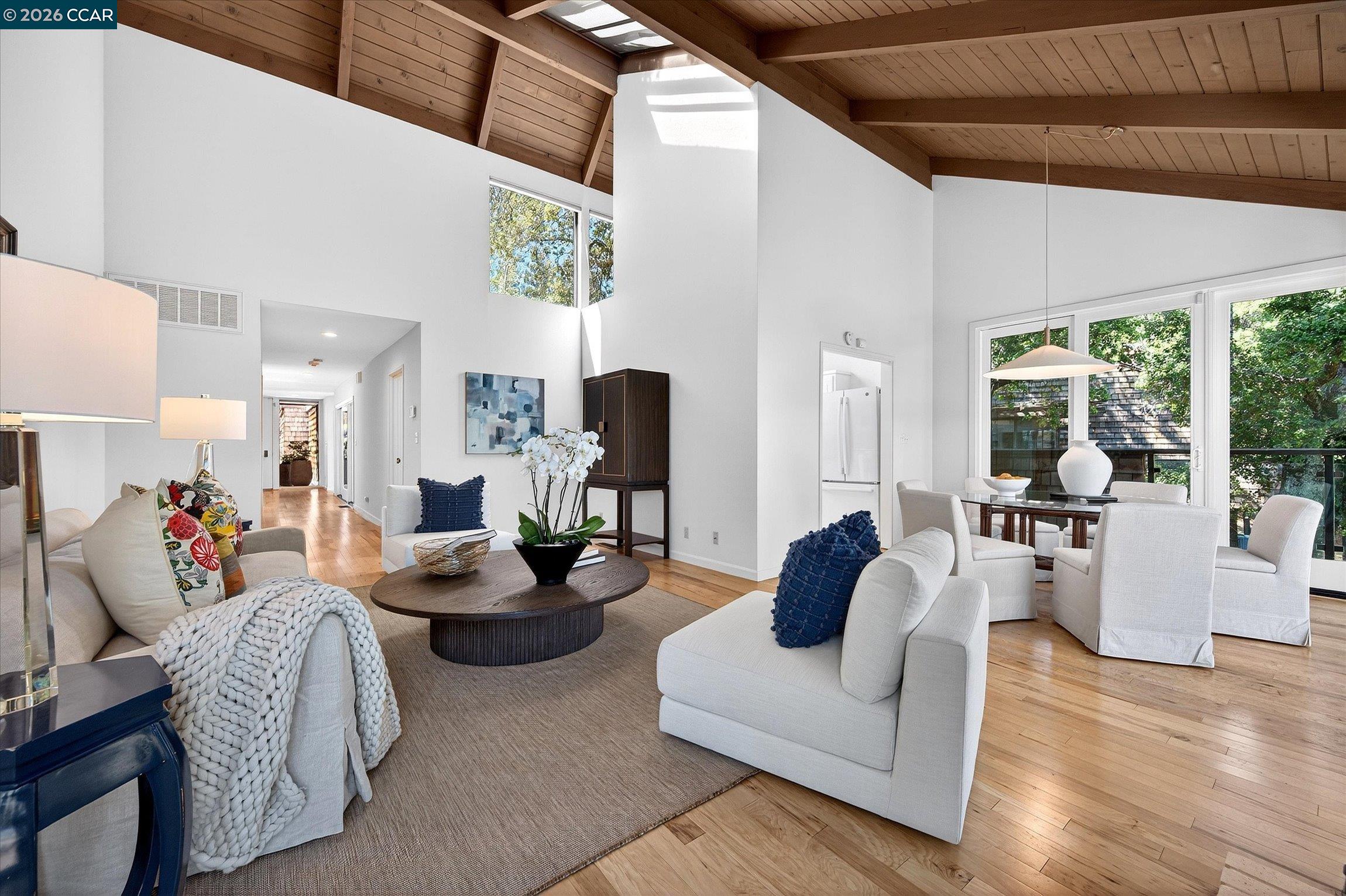 Detail Gallery Image 9 of 36 For 242 the Knoll, Orinda,  CA 94563 - 2 Beds | 2 Baths