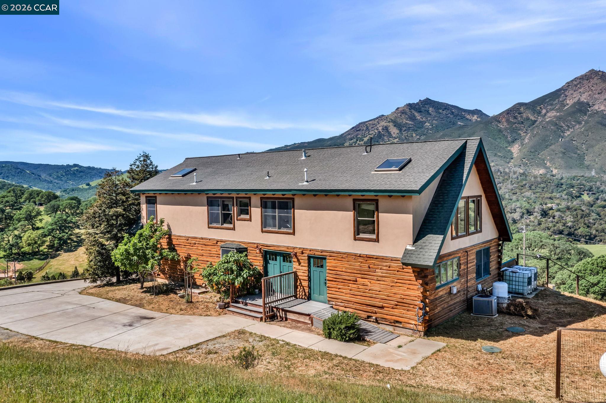 Detail Gallery Image 5 of 59 For 530 Leon Way, Clayton,  CA 94517 - 4 Beds | 3 Baths