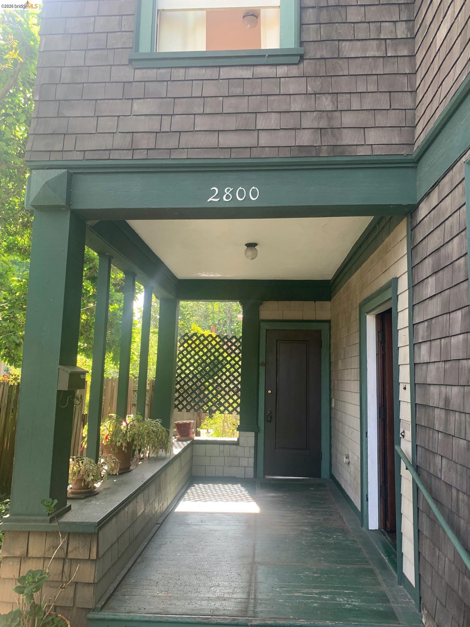 Detail Gallery Image 2 of 22 For 2800 Prince St, Berkeley,  CA 94705 - 4 Beds | 1/1 Baths