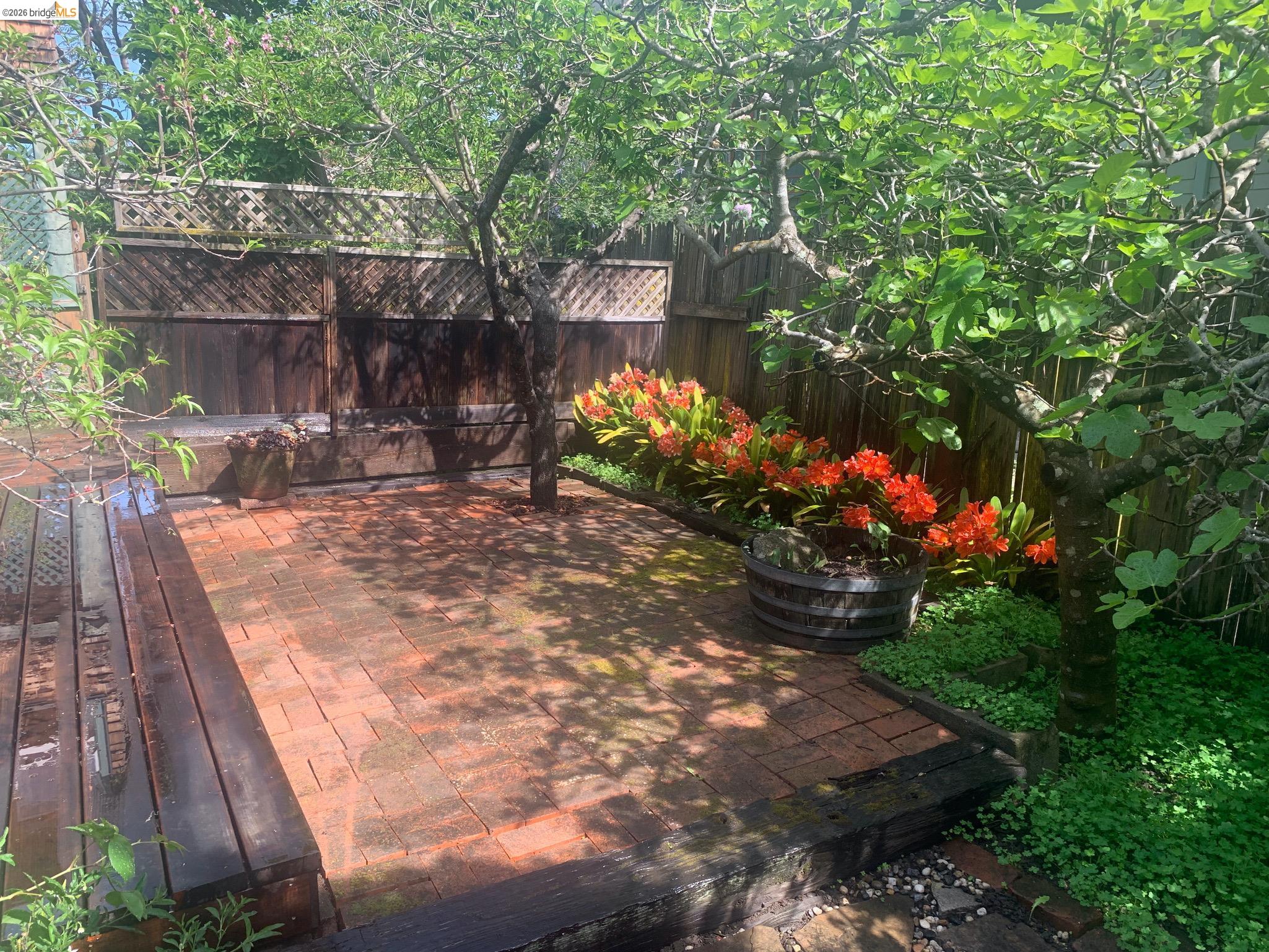 Detail Gallery Image 8 of 22 For 2800 Prince St, Berkeley,  CA 94705 - 4 Beds | 1/1 Baths