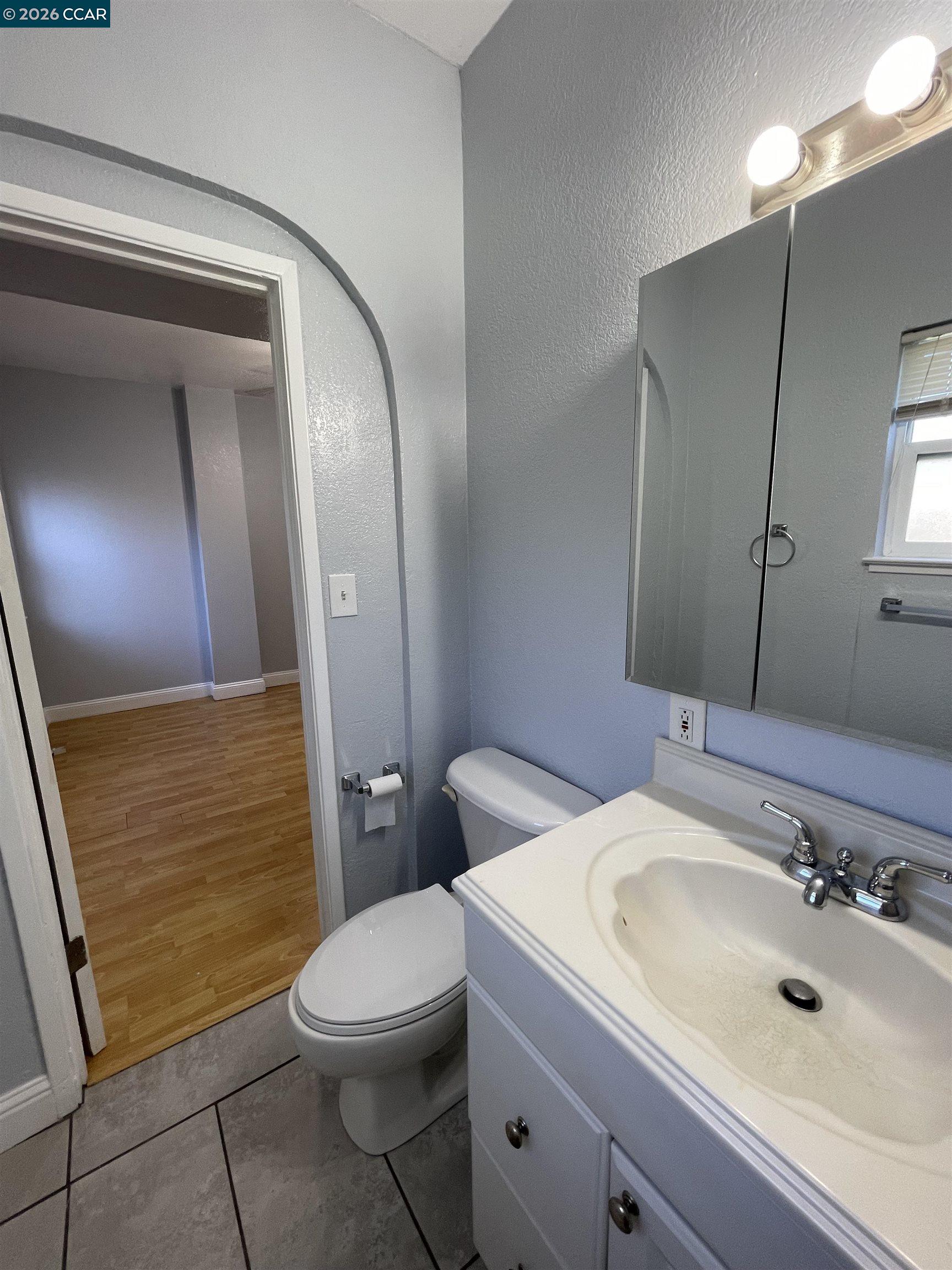 Detail Gallery Image 20 of 22 For 1705 Linden St #2,  Oakland,  CA 94607 - 1 Beds | 1 Baths