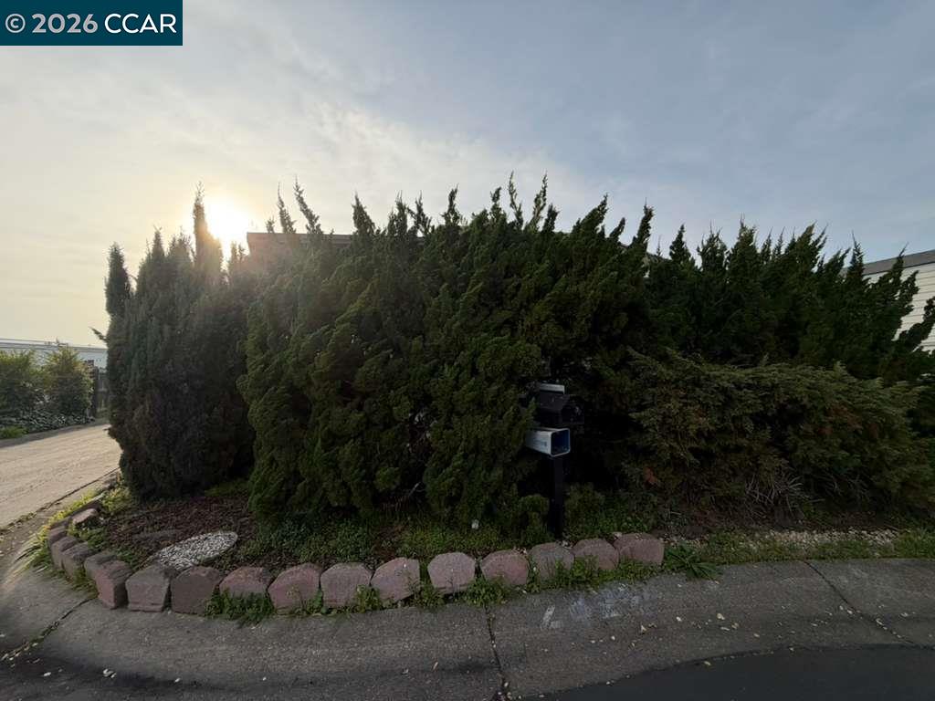 Detail Gallery Image 4 of 21 For 28227 Murcia St, Hayward,  CA 94544 - 2 Beds | 1 Baths