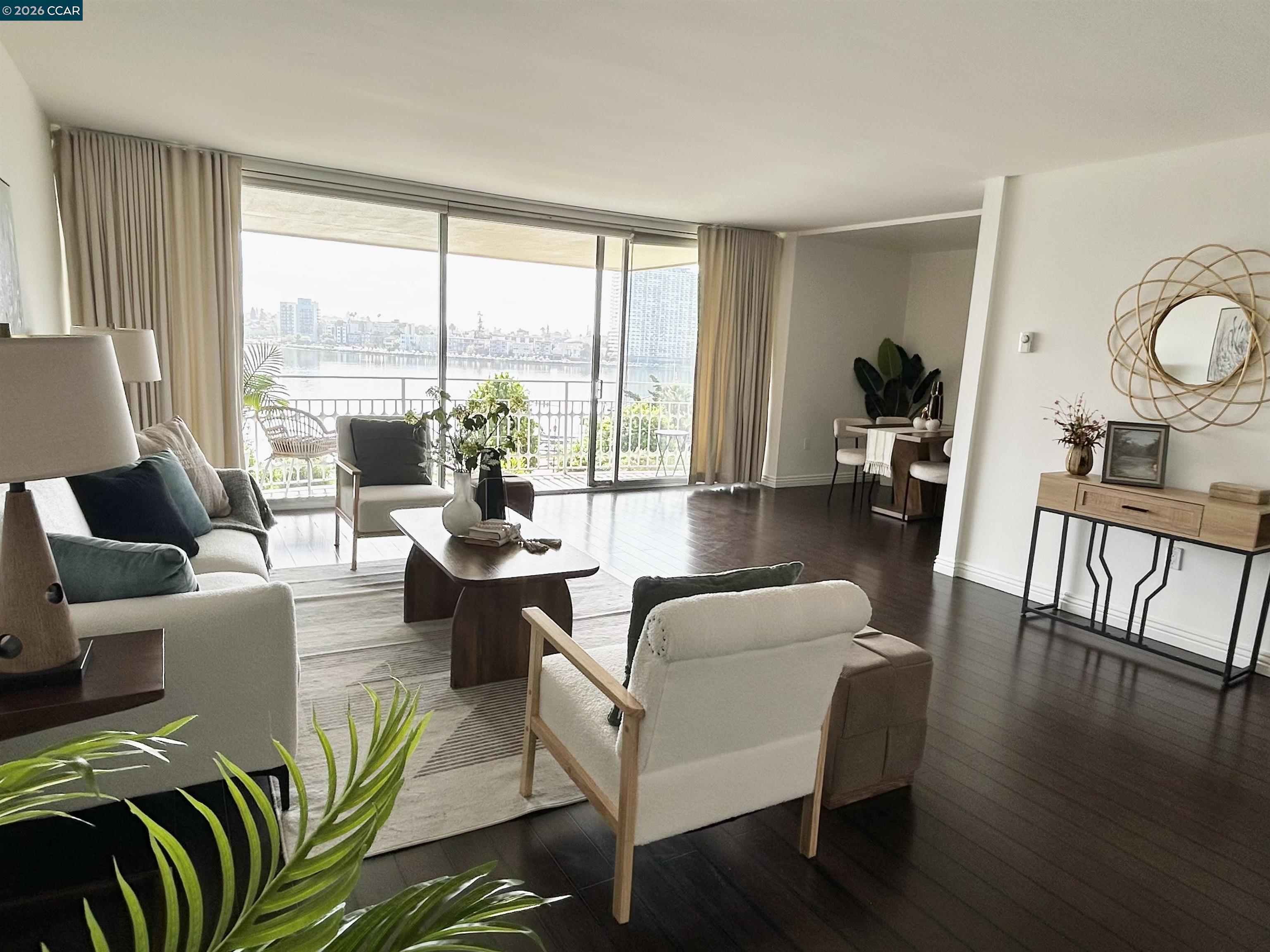 Detail Gallery Image 11 of 33 For 1555 Lakeside Dr. #50,  Oakland,  CA 94612 - 2 Beds | 2 Baths