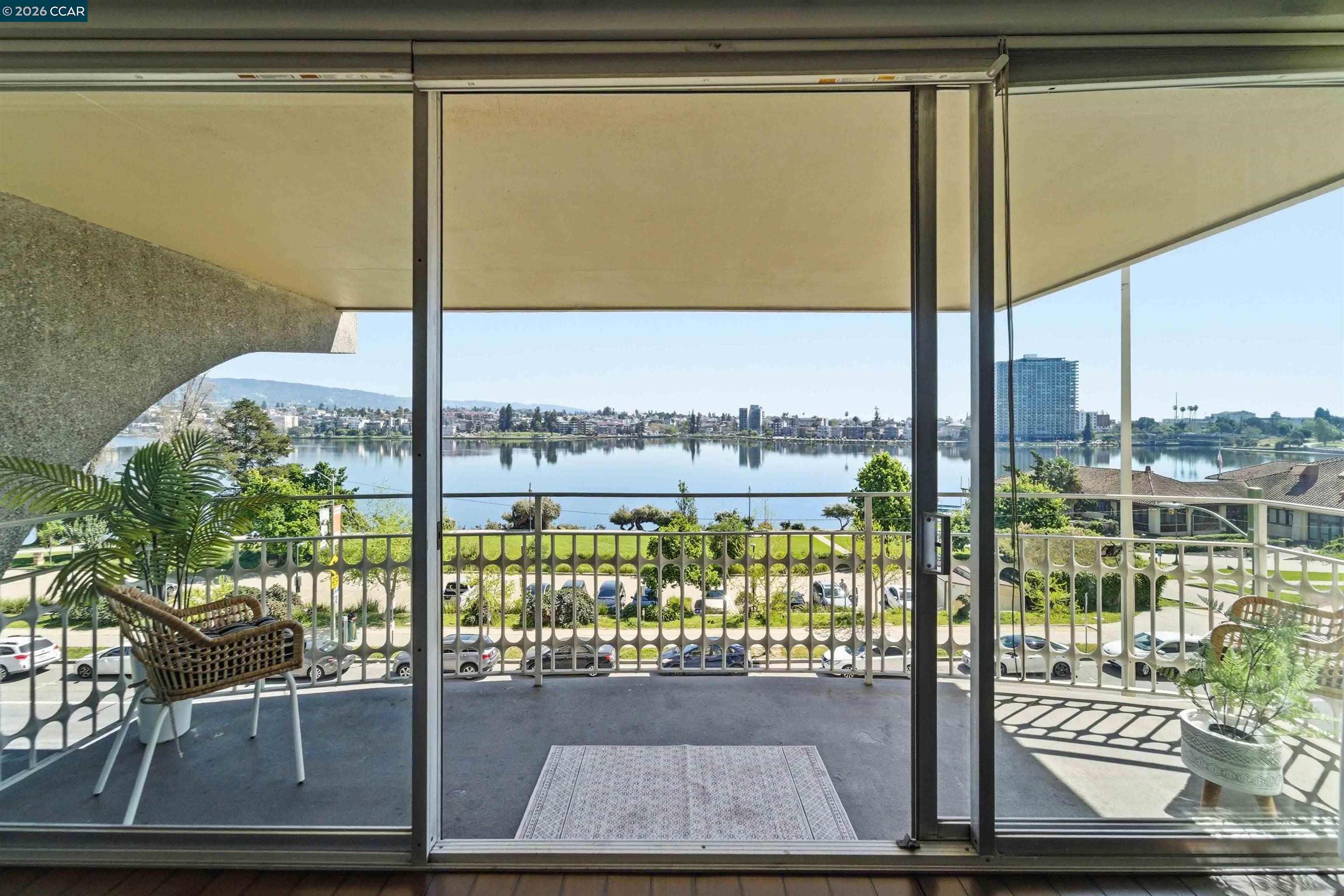 Detail Gallery Image 32 of 33 For 1555 Lakeside Dr. #50,  Oakland,  CA 94612 - 2 Beds | 2 Baths
