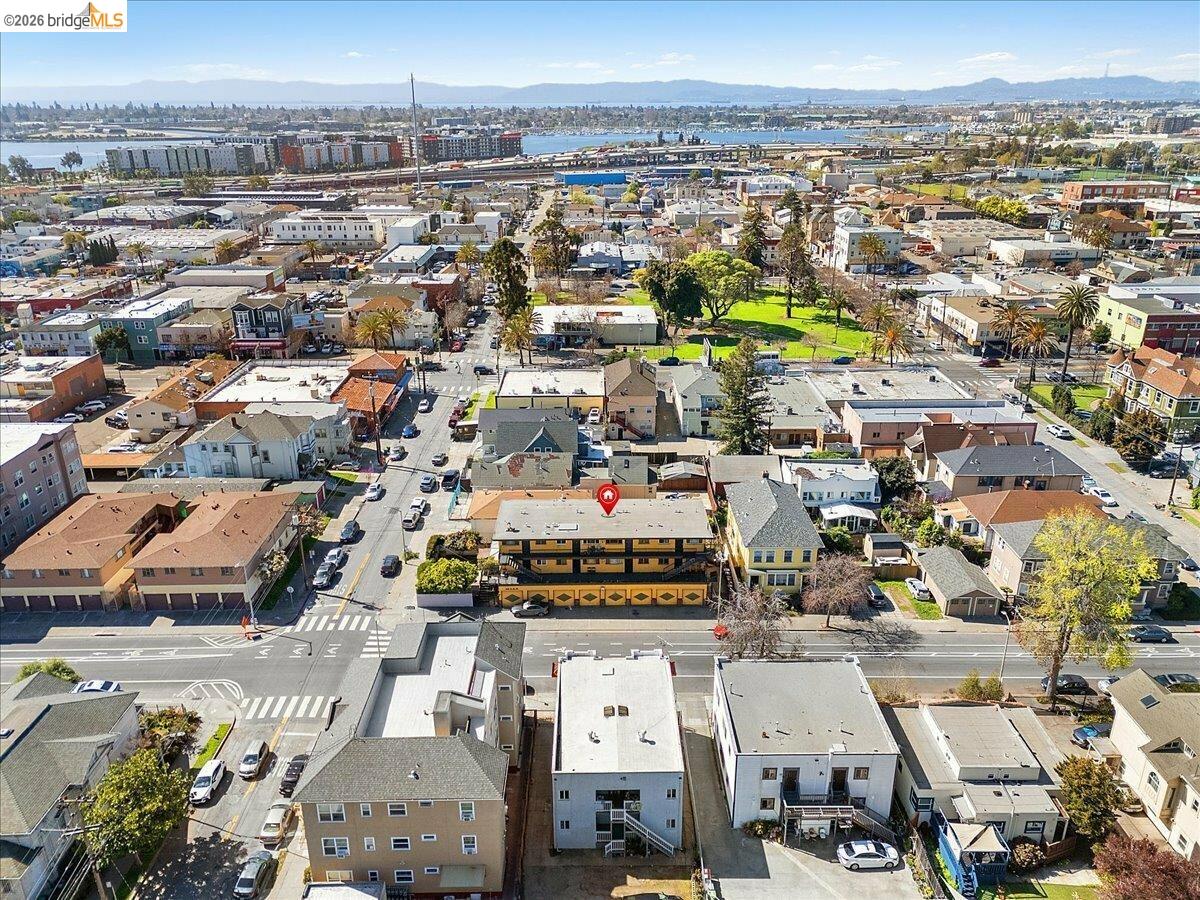 Detail Gallery Image 11 of 14 For 635 E 15th St, Oakland,  CA 94606 - – Beds | – Baths