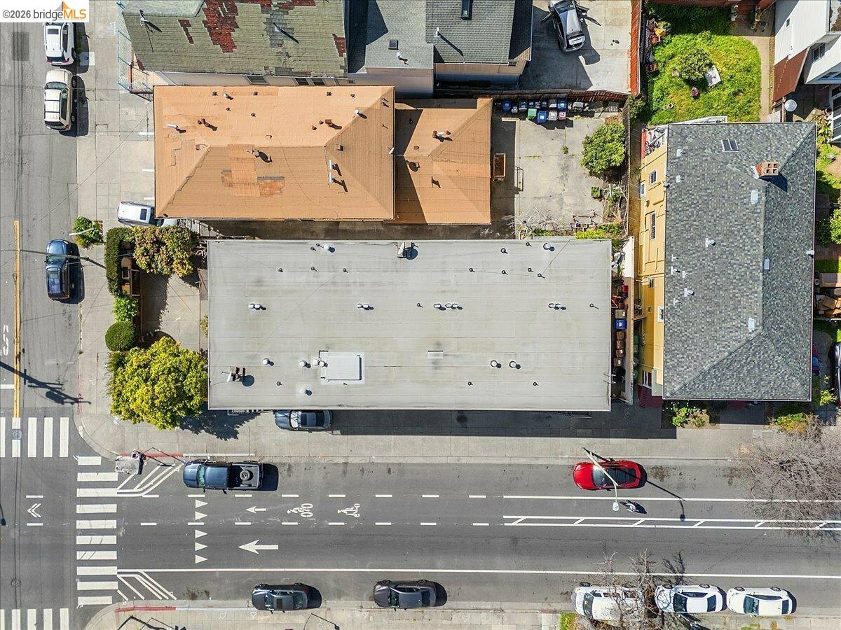 Detail Gallery Image 13 of 14 For 635 E 15th St, Oakland,  CA 94606 - – Beds | – Baths