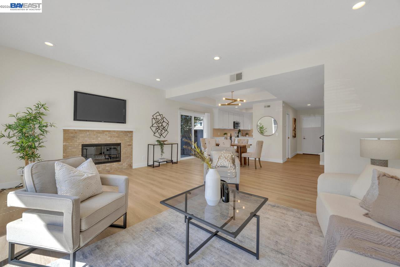 Detail Gallery Image 17 of 60 For 828 Columba Ln, Foster City,  CA 94404 - 3 Beds | 2/1 Baths