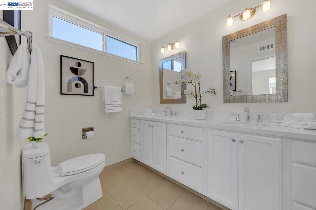 Detail Gallery Image 25 of 60 For 828 Columba Ln, Foster City,  CA 94404 - 3 Beds | 2/1 Baths