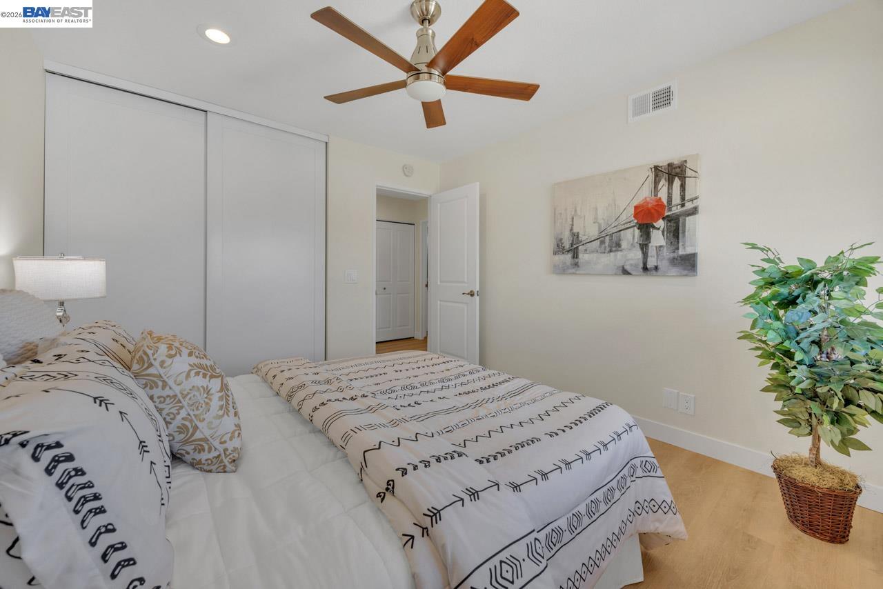 Detail Gallery Image 31 of 60 For 828 Columba Ln, Foster City,  CA 94404 - 3 Beds | 2/1 Baths