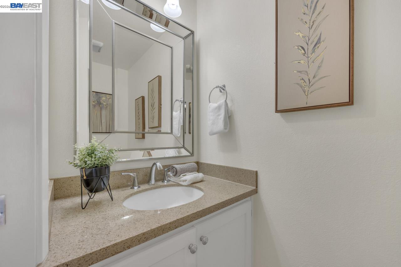 Detail Gallery Image 33 of 60 For 828 Columba Ln, Foster City,  CA 94404 - 3 Beds | 2/1 Baths
