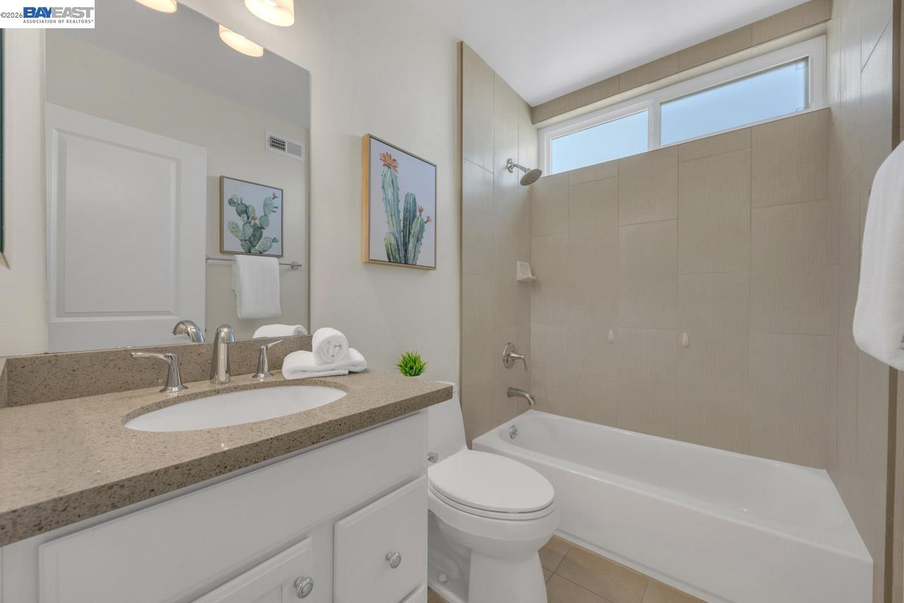 Detail Gallery Image 34 of 60 For 828 Columba Ln, Foster City,  CA 94404 - 3 Beds | 2/1 Baths
