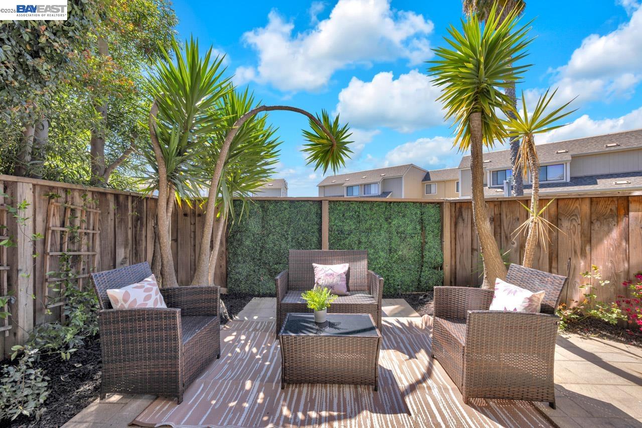 Detail Gallery Image 37 of 60 For 828 Columba Ln, Foster City,  CA 94404 - 3 Beds | 2/1 Baths