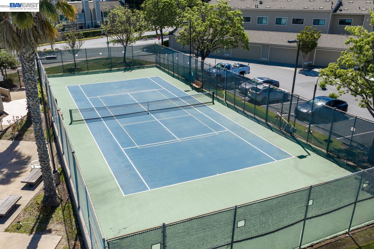 Detail Gallery Image 44 of 60 For 828 Columba Ln, Foster City,  CA 94404 - 3 Beds | 2/1 Baths