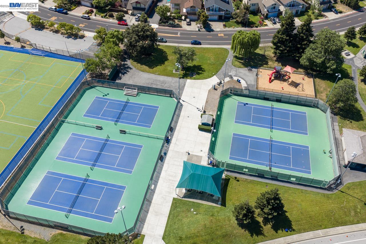 Detail Gallery Image 51 of 60 For 828 Columba Ln, Foster City,  CA 94404 - 3 Beds | 2/1 Baths