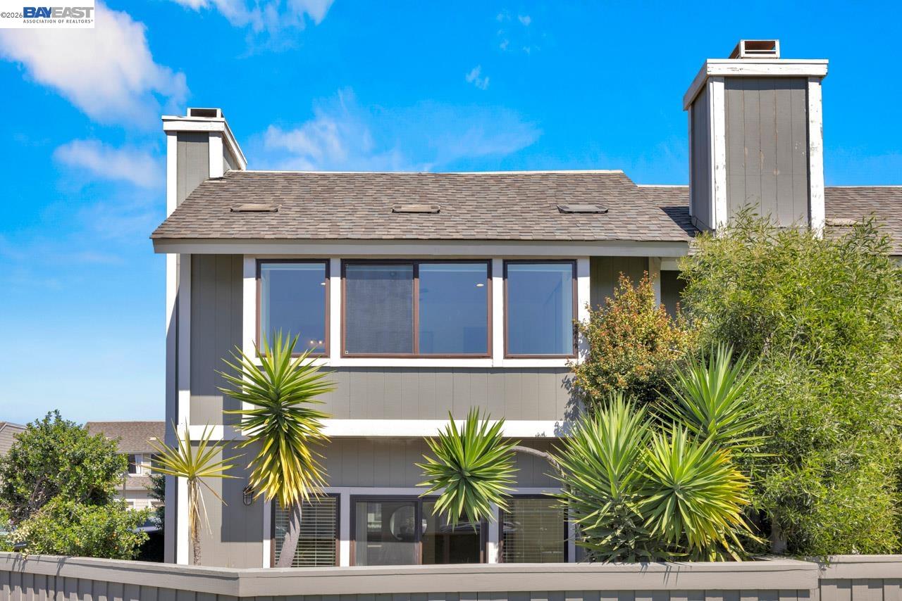 Detail Gallery Image 10 of 60 For 828 Columba Ln, Foster City,  CA 94404 - 3 Beds | 2/1 Baths