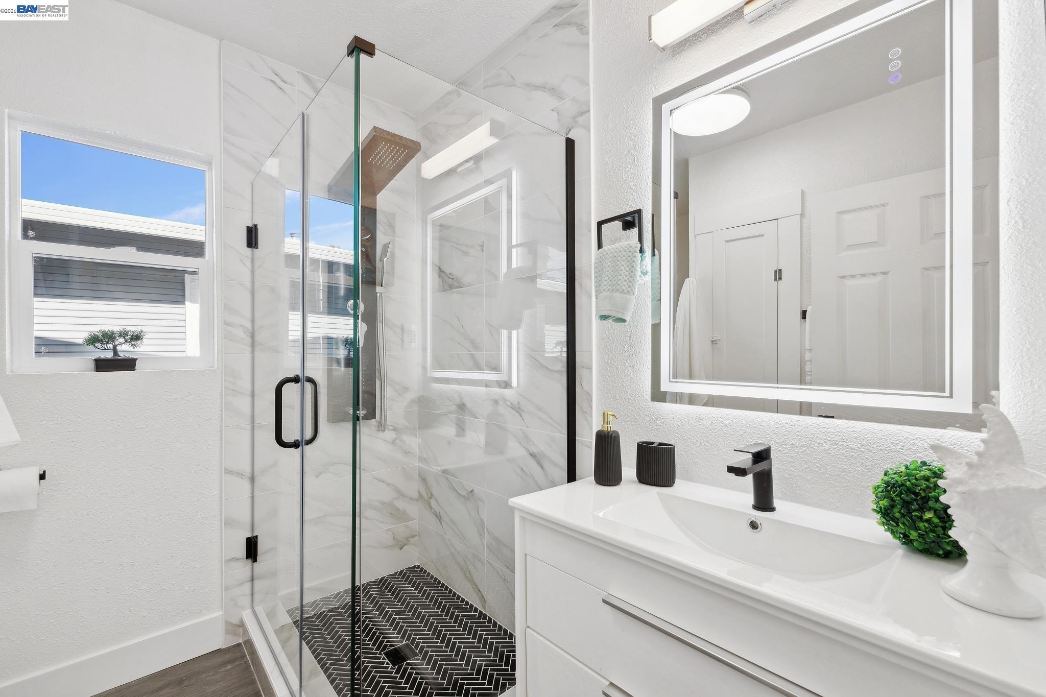 Detail Gallery Image 26 of 39 For 417 Lincoln Ave, Alameda,  CA 94501 - 2 Beds | 1 Baths