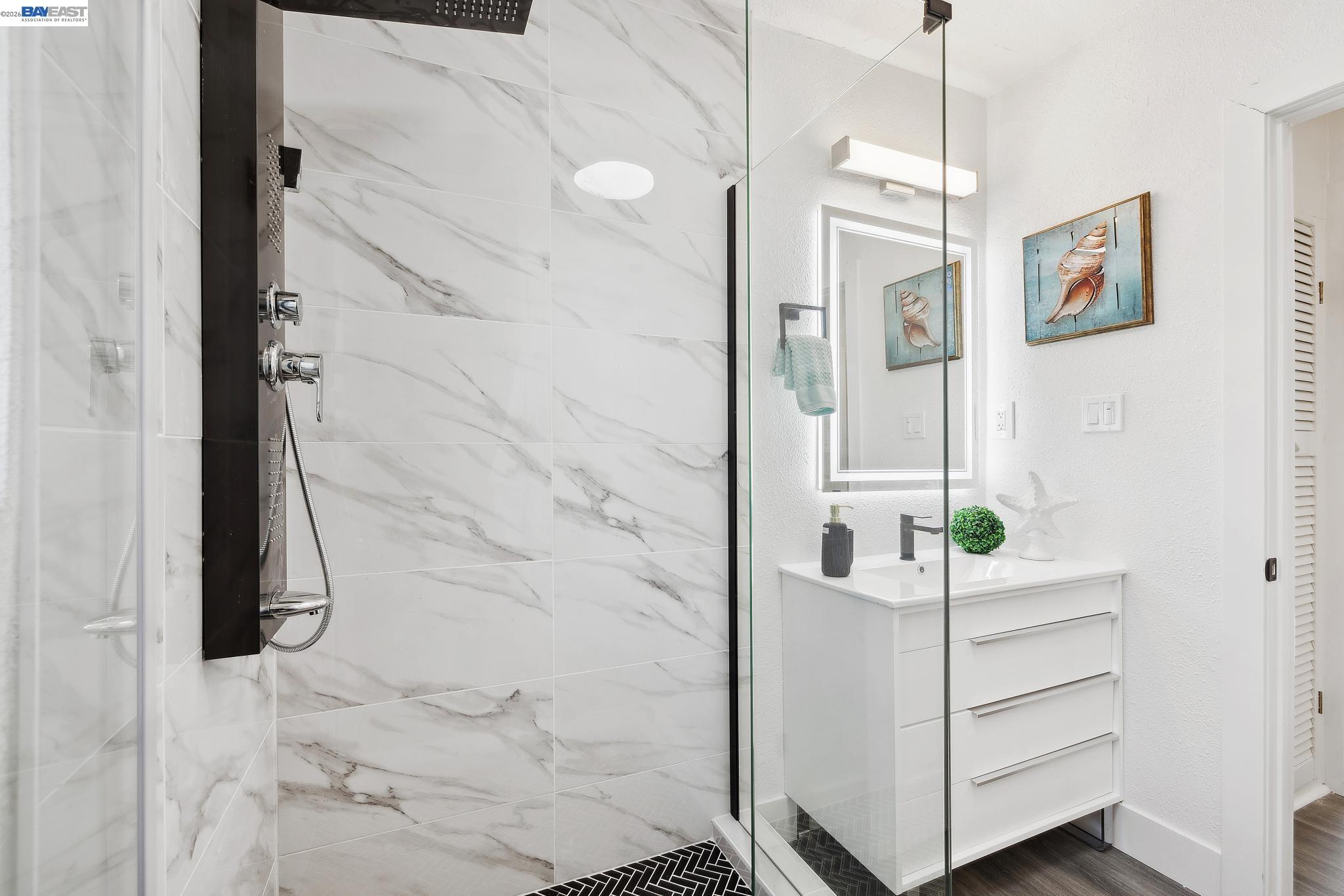 Detail Gallery Image 27 of 39 For 417 Lincoln Ave, Alameda,  CA 94501 - 2 Beds | 1 Baths